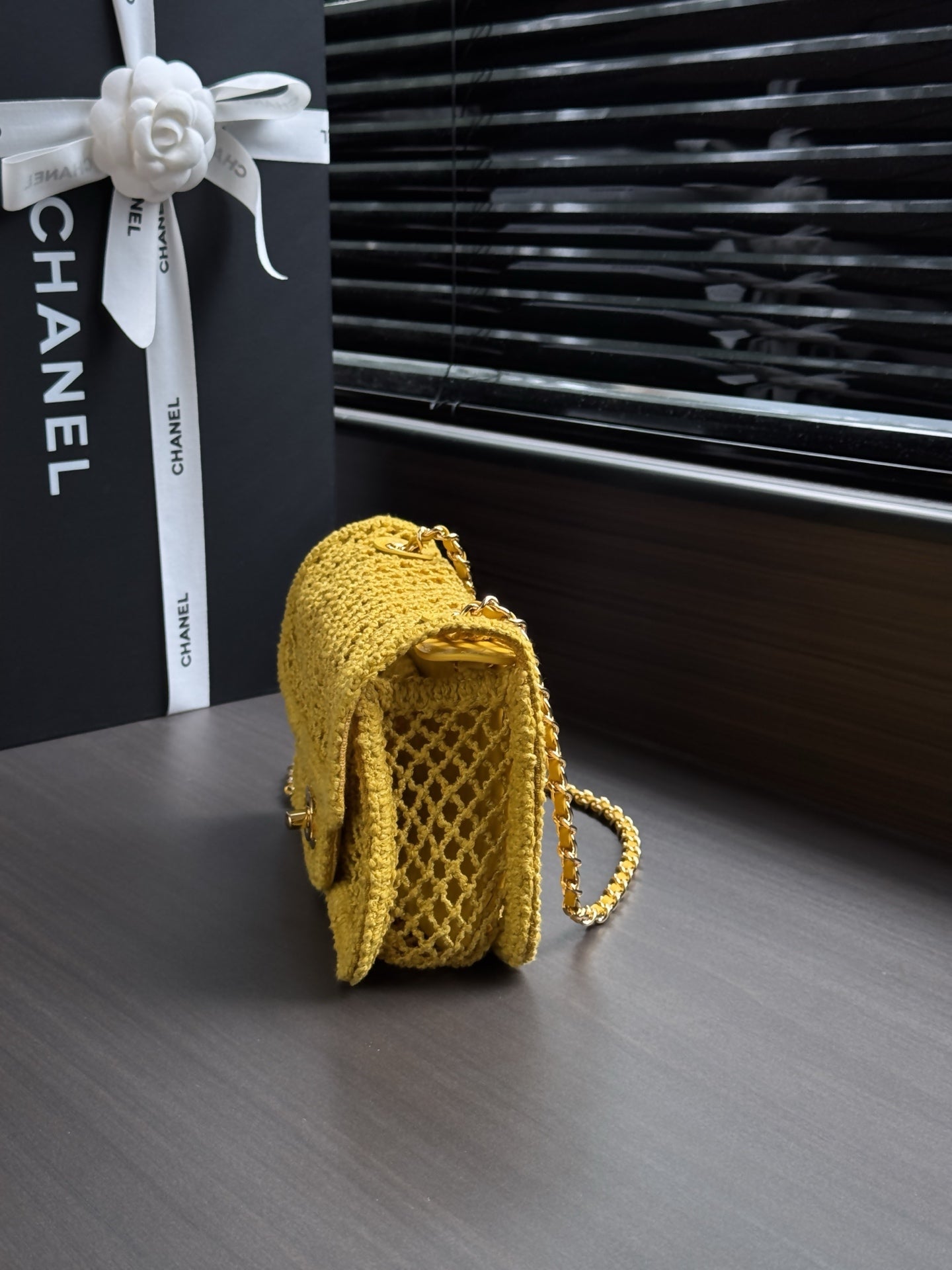 CHANEL 26S SMALL CLASSIC FLAP BAG 21 IN YELLOW OPEN-WEAVE CROCHET GOLD HARDWARE