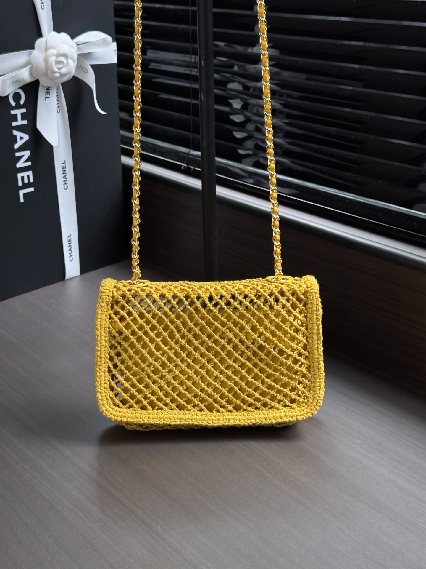 CHANEL 26S SMALL CLASSIC FLAP BAG 21 IN YELLOW OPEN-WEAVE CROCHET GOLD HARDWARE