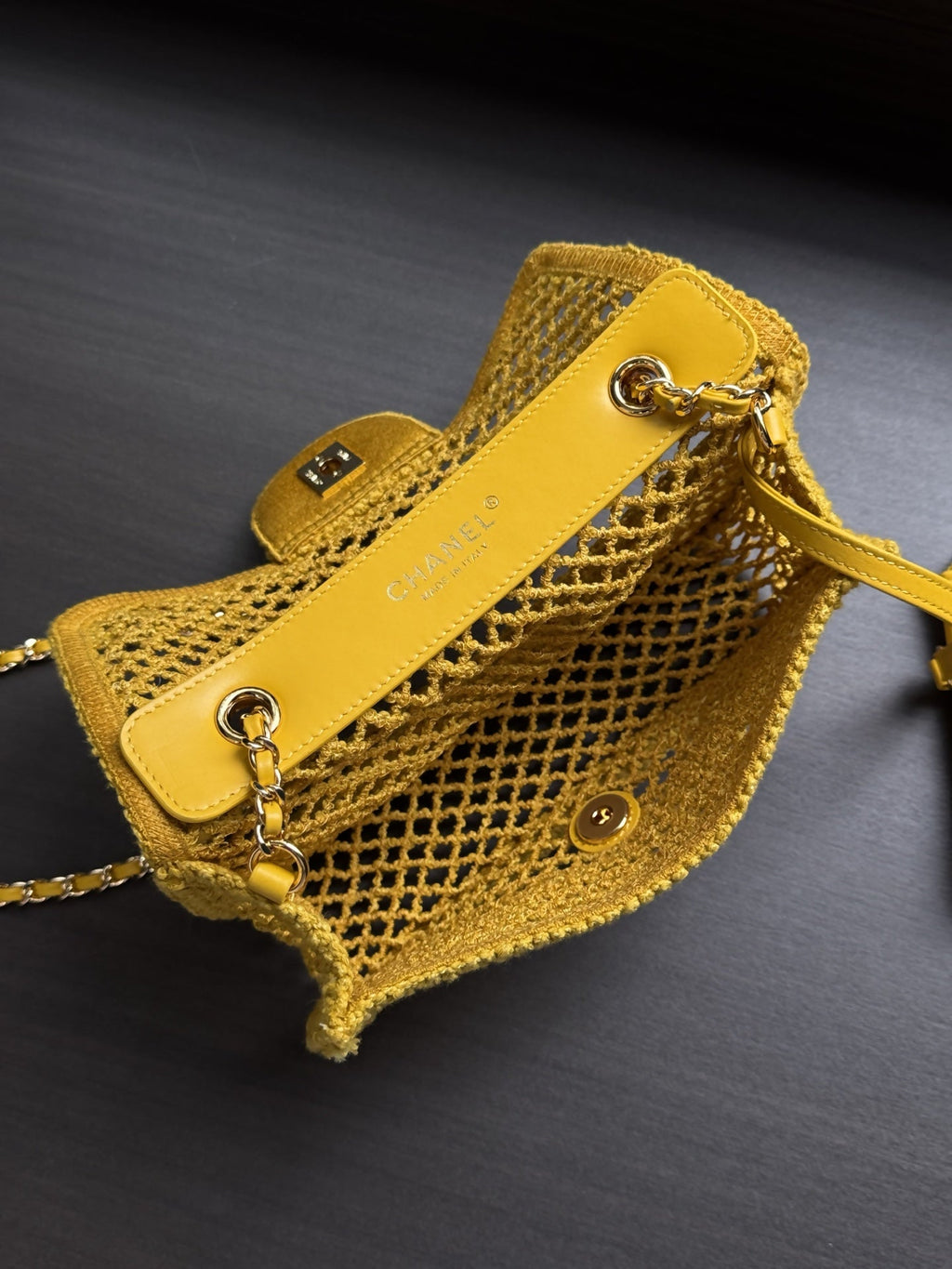 CHANEL 26S SMALL CLASSIC FLAP BAG 21 IN YELLOW OPEN-WEAVE CROCHET GOLD HARDWARE