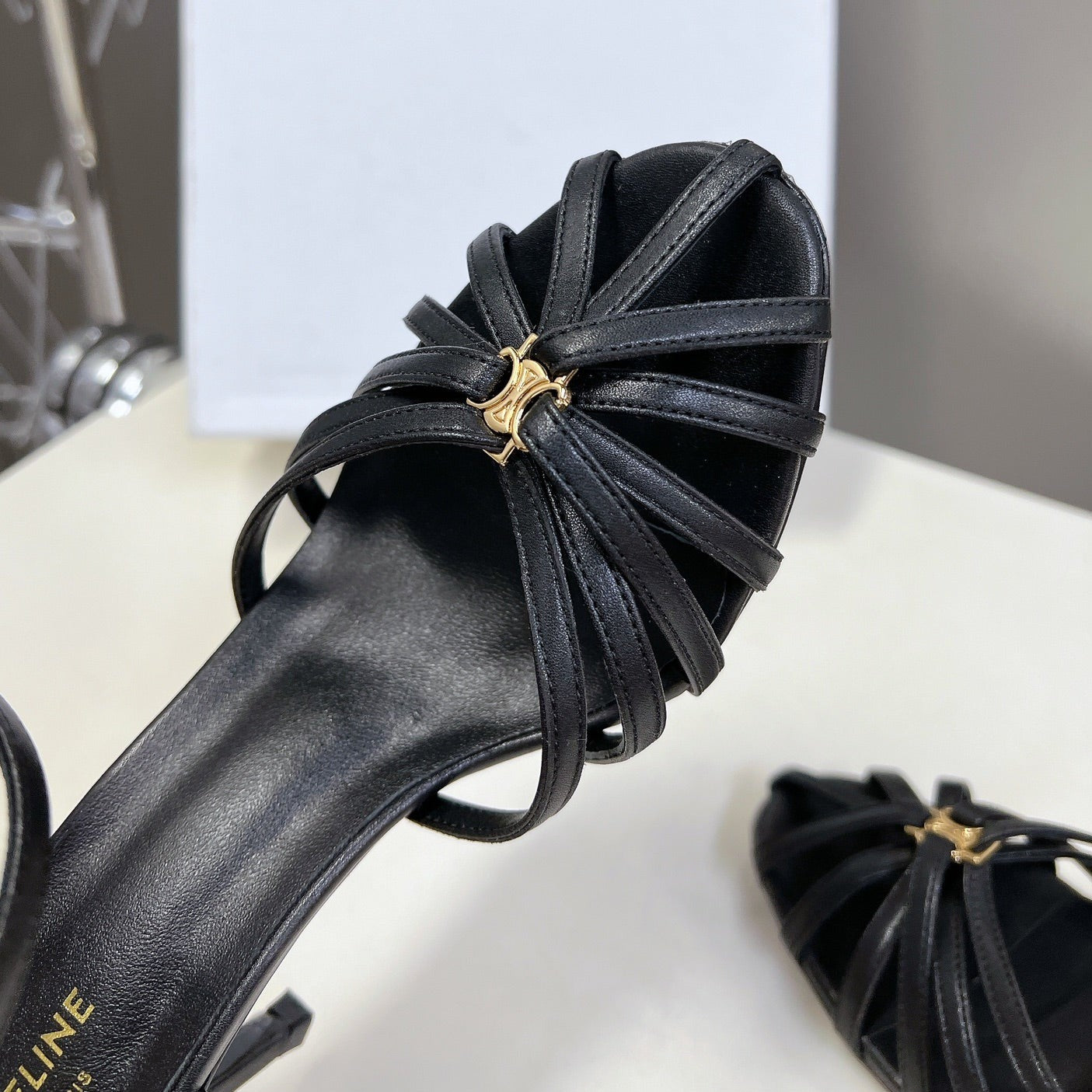 TRIOMPHE SANDAL IN LAMBSKIN BLACK