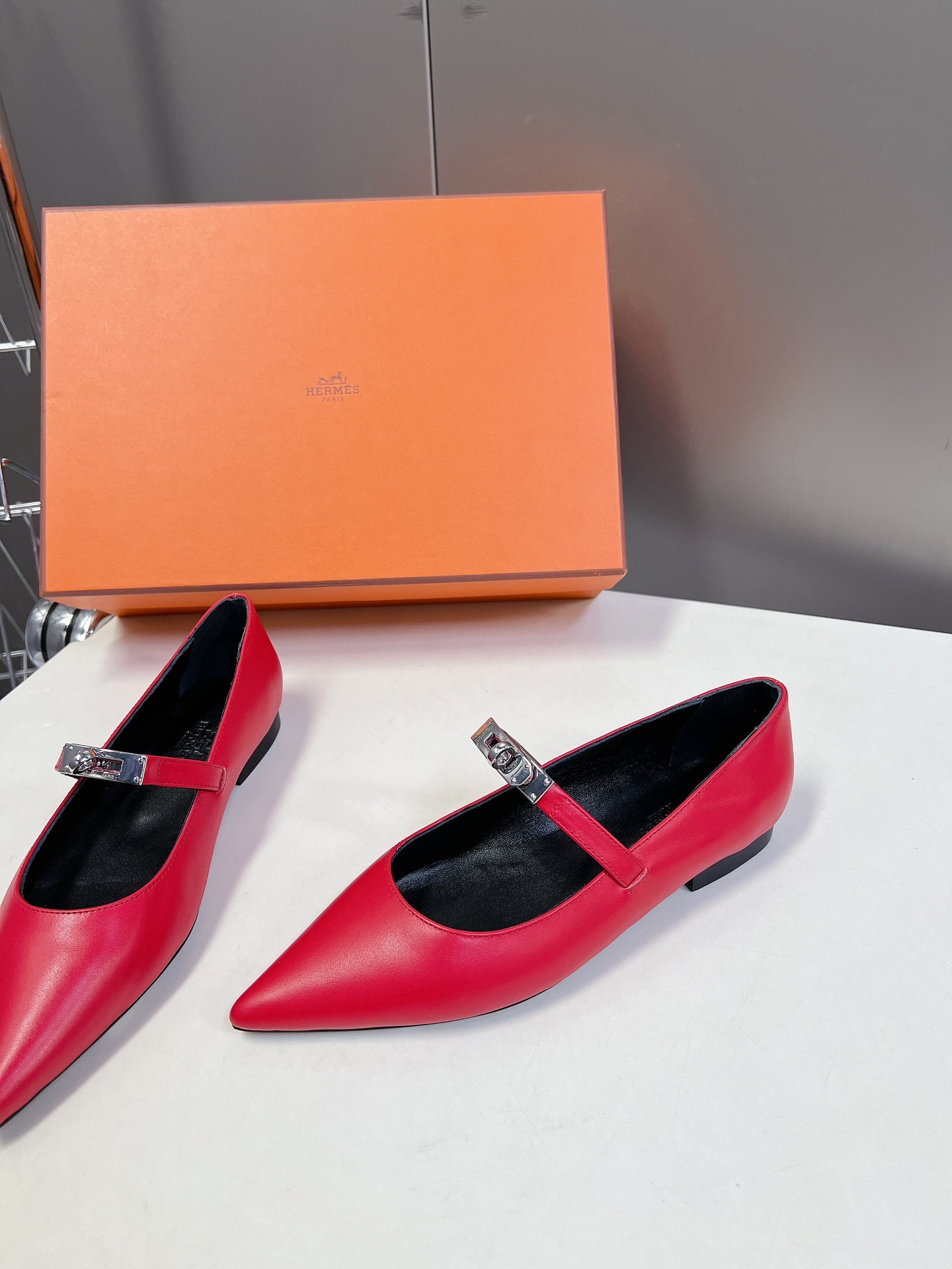 HM 26S KELLY BUCKLE MARY JANE POINTED FLATS IN RED CALFSKIN