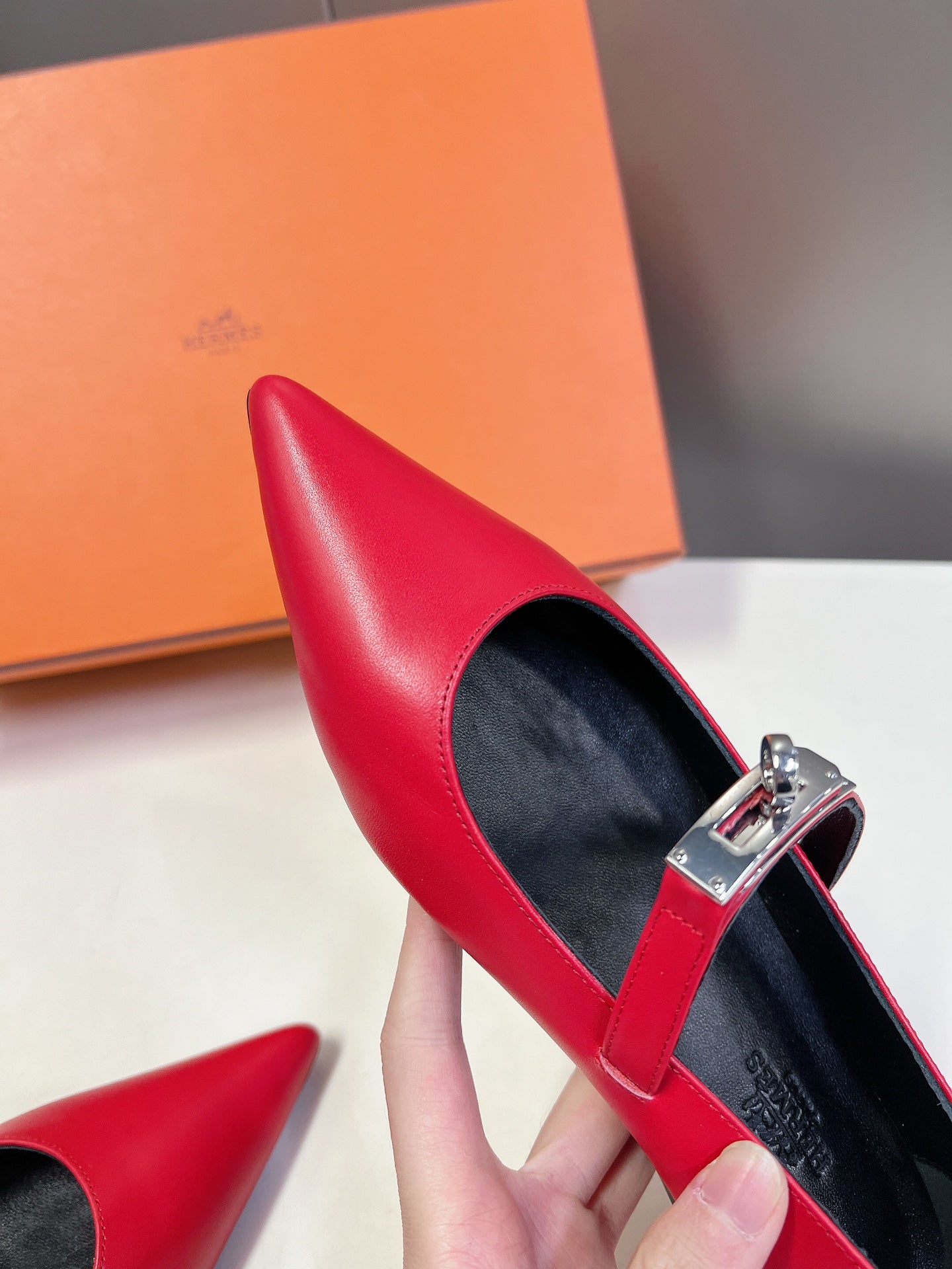 HM 26S KELLY BUCKLE MARY JANE POINTED FLATS IN RED CALFSKIN