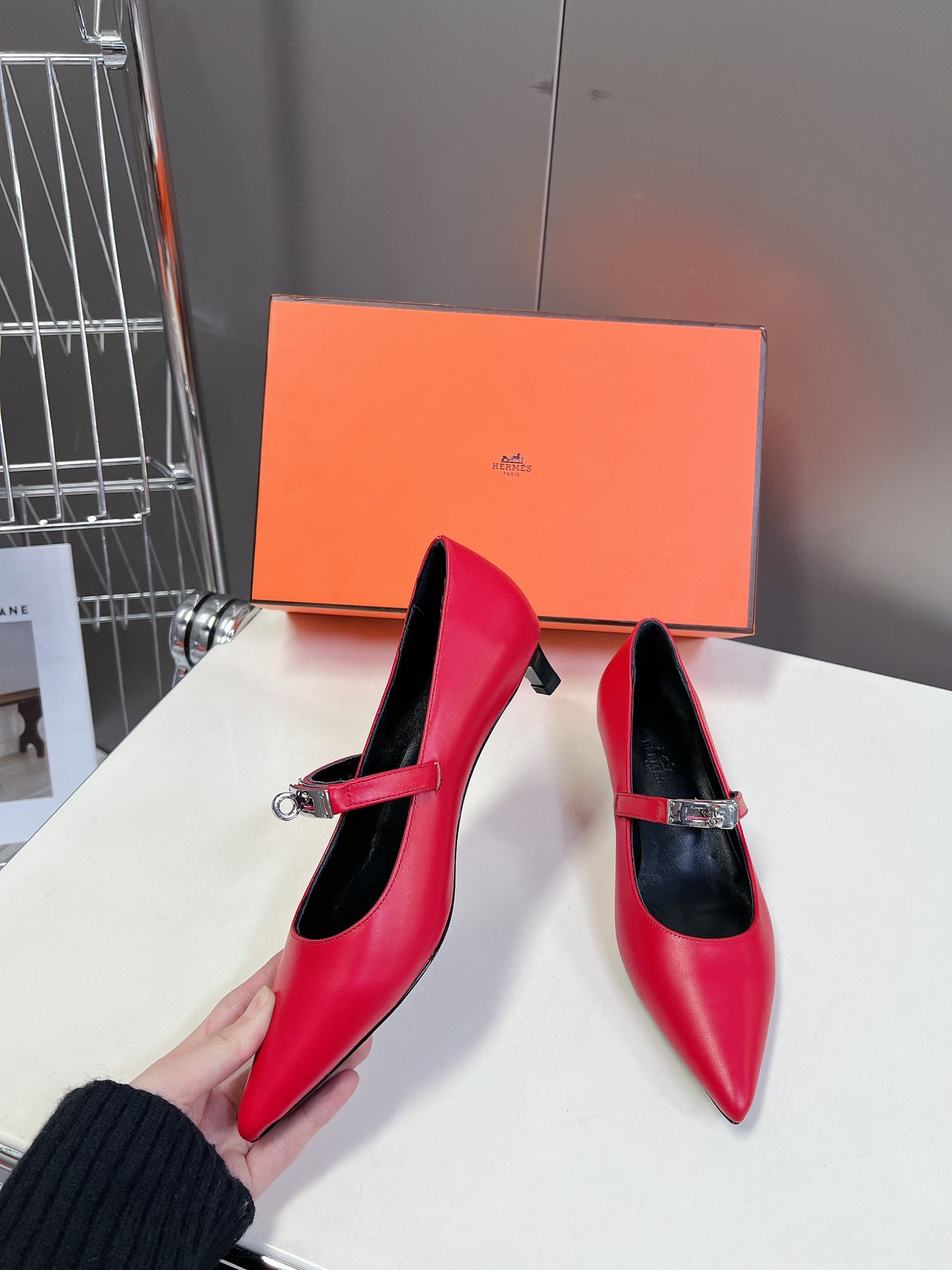 HM 26S MARY JANE POINTED TOE HEELS 40MM IN RED CALFSKIN KELLY BUCKLE
