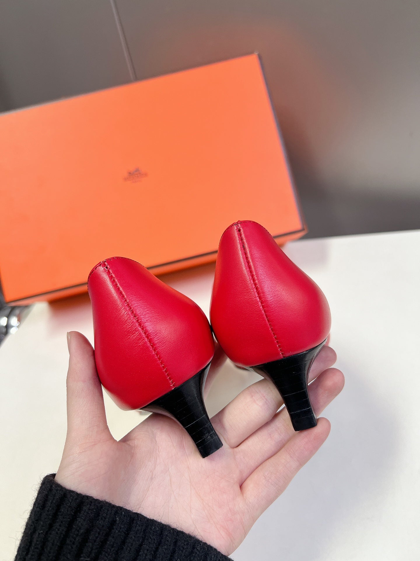 HM 26S MARY JANE POINTED TOE HEELS 40MM IN RED CALFSKIN KELLY BUCKLE