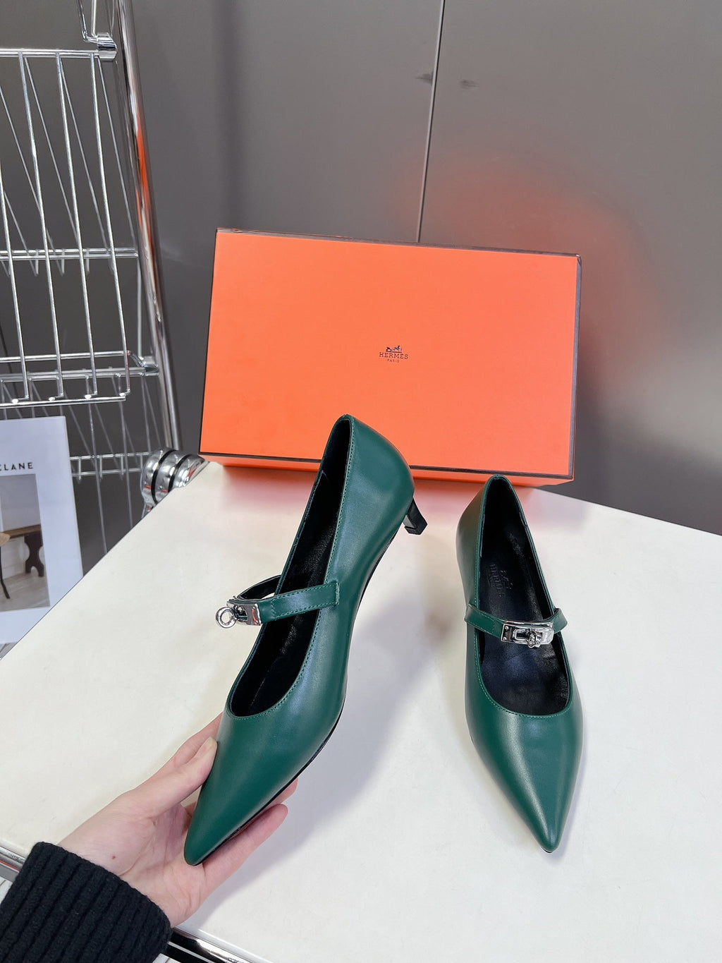 HM 26S MARY JANE POINTED TOE HEELS 40MM IN EMERALD GREEN CALFSKIN KELLY BUCKLE