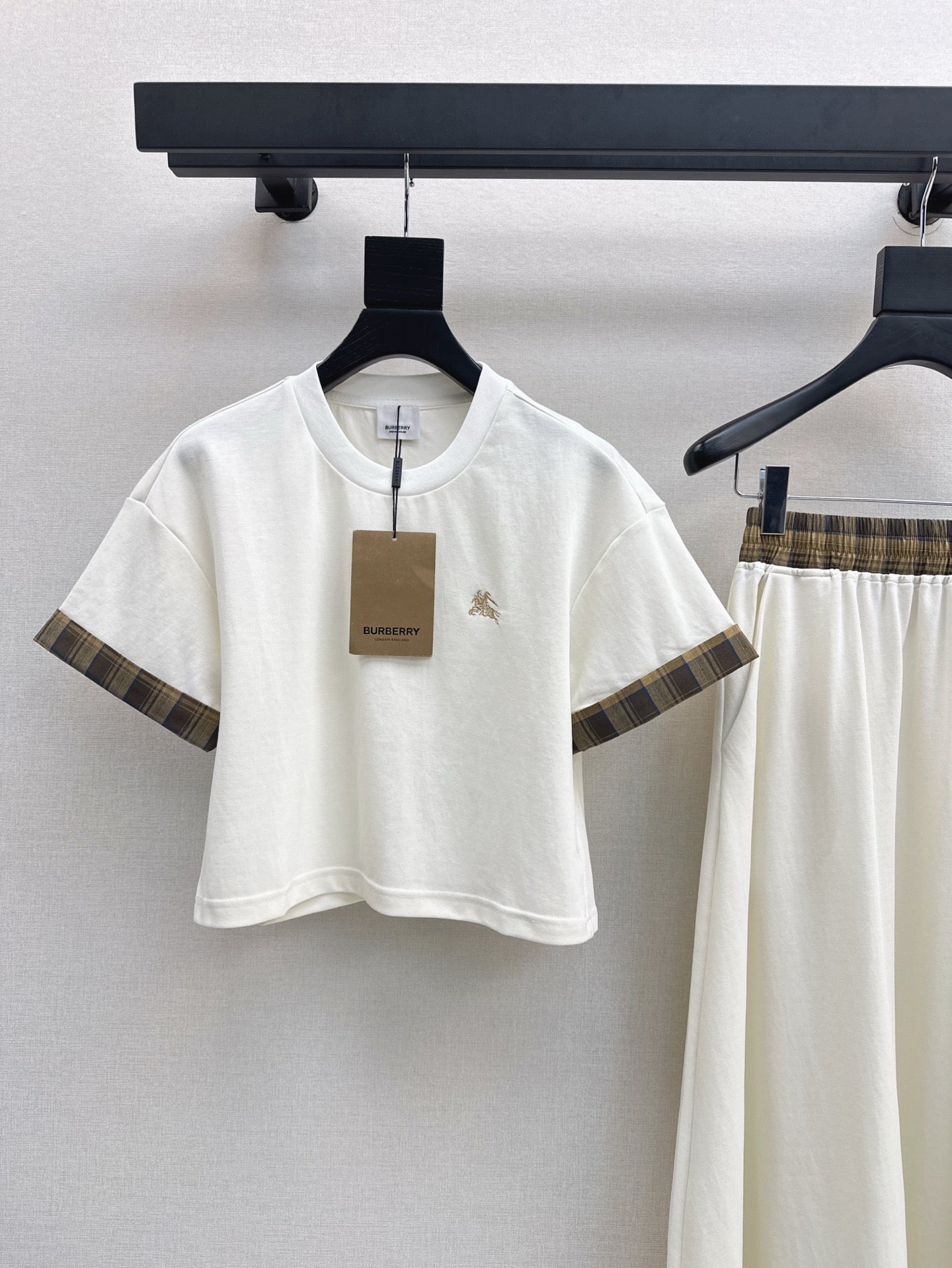 BURBERRY 26S TOP AND SKIRT SET 422