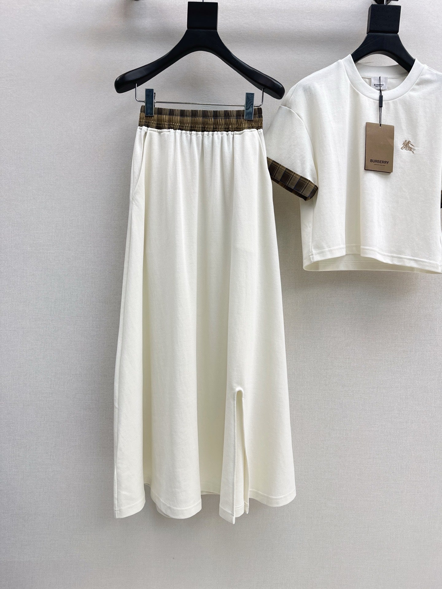 BURBERRY 26S TOP AND SKIRT SET 422