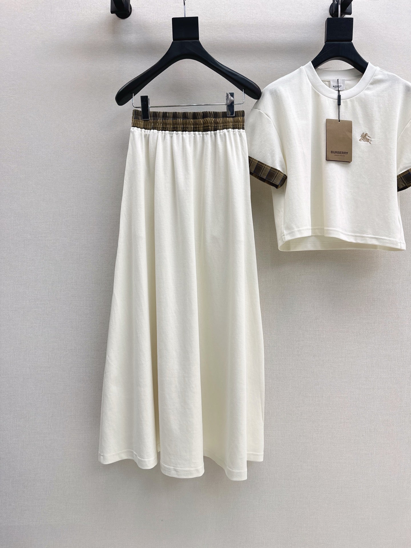 BURBERRY 26S TOP AND SKIRT SET 422