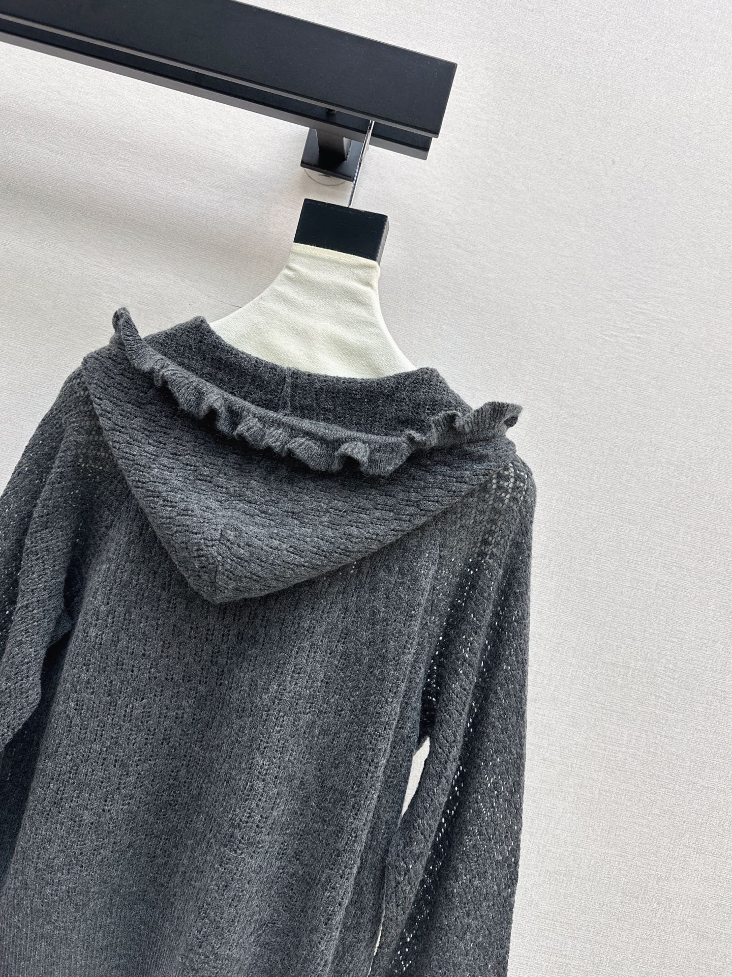 DIOR 25S HOODED KNIT CARDIGAN WITH CUTOUT DESIGN 616