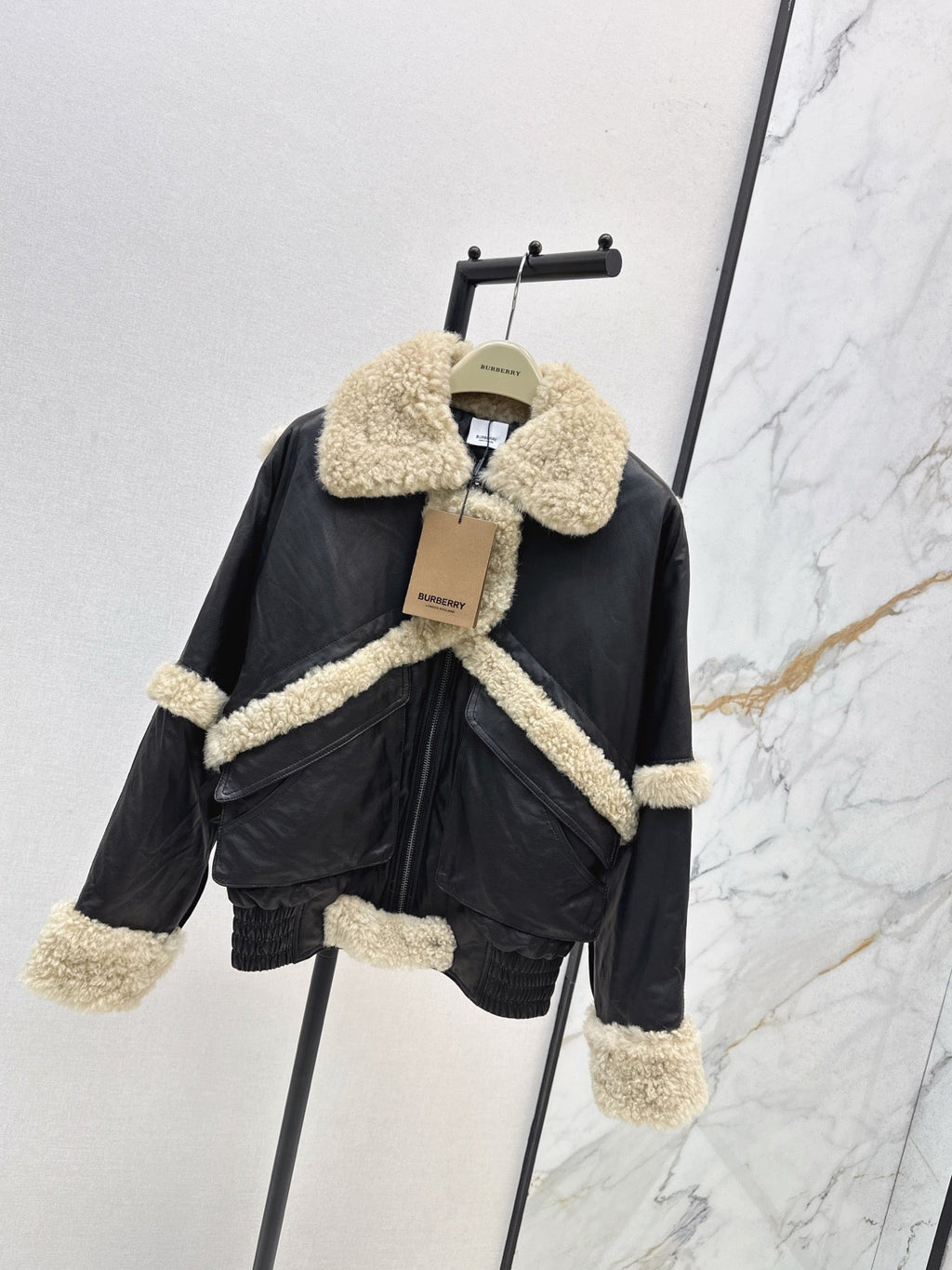 BURBERRY 25S BOMBER JACKET 070