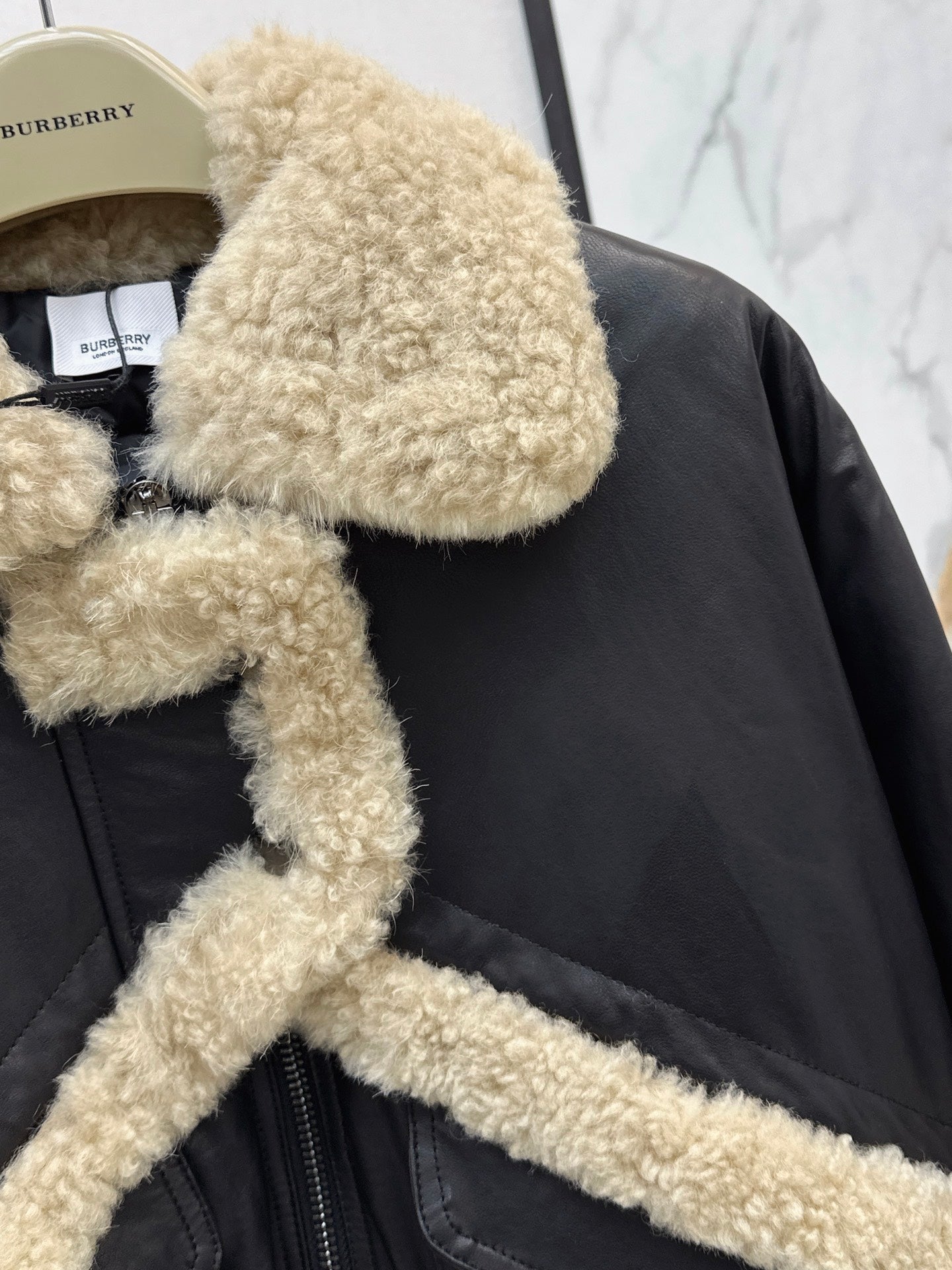 BURBERRY 25S BOMBER JACKET 070
