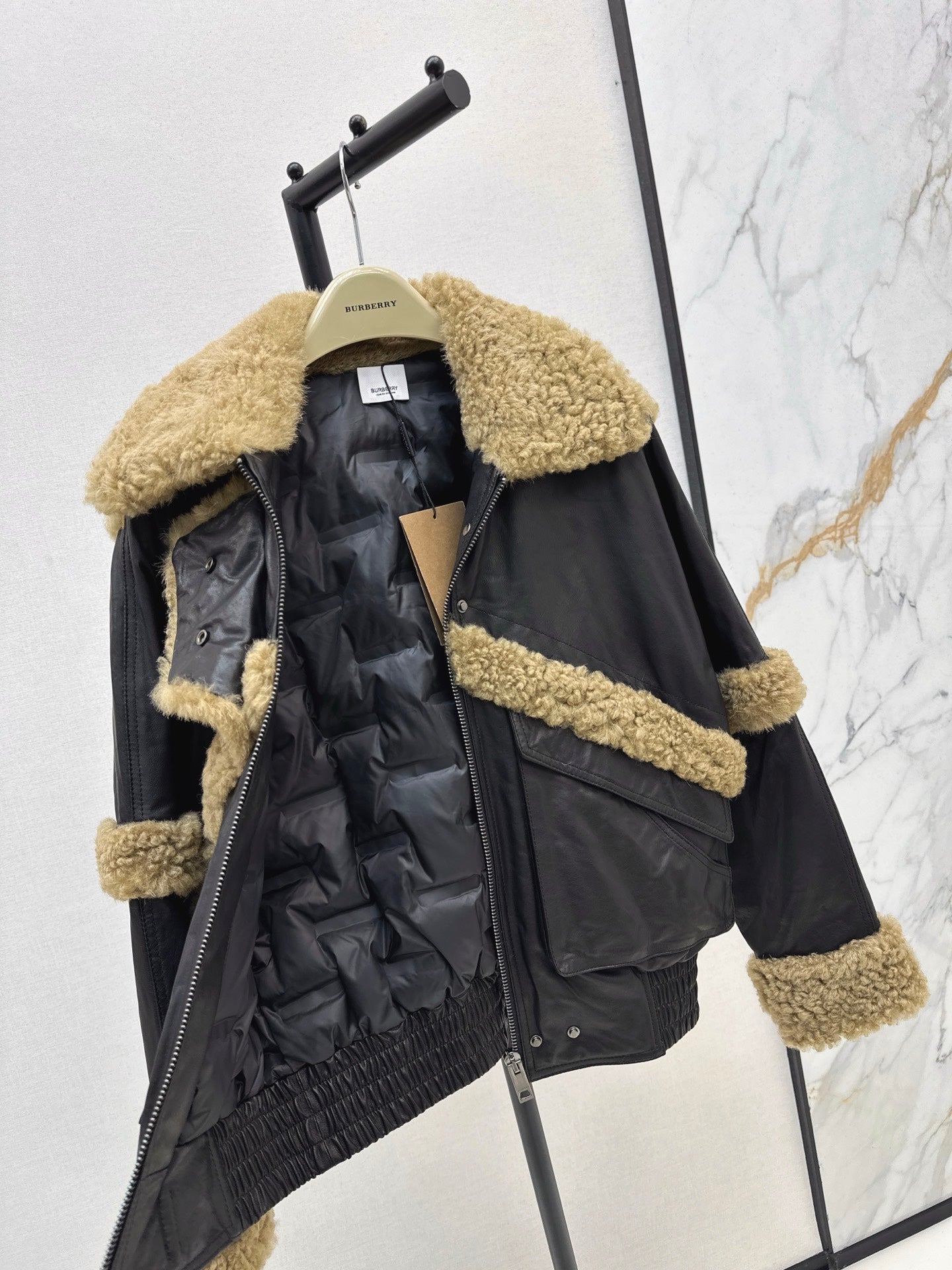 BURBERRY 25S BOMBER JACKET 071