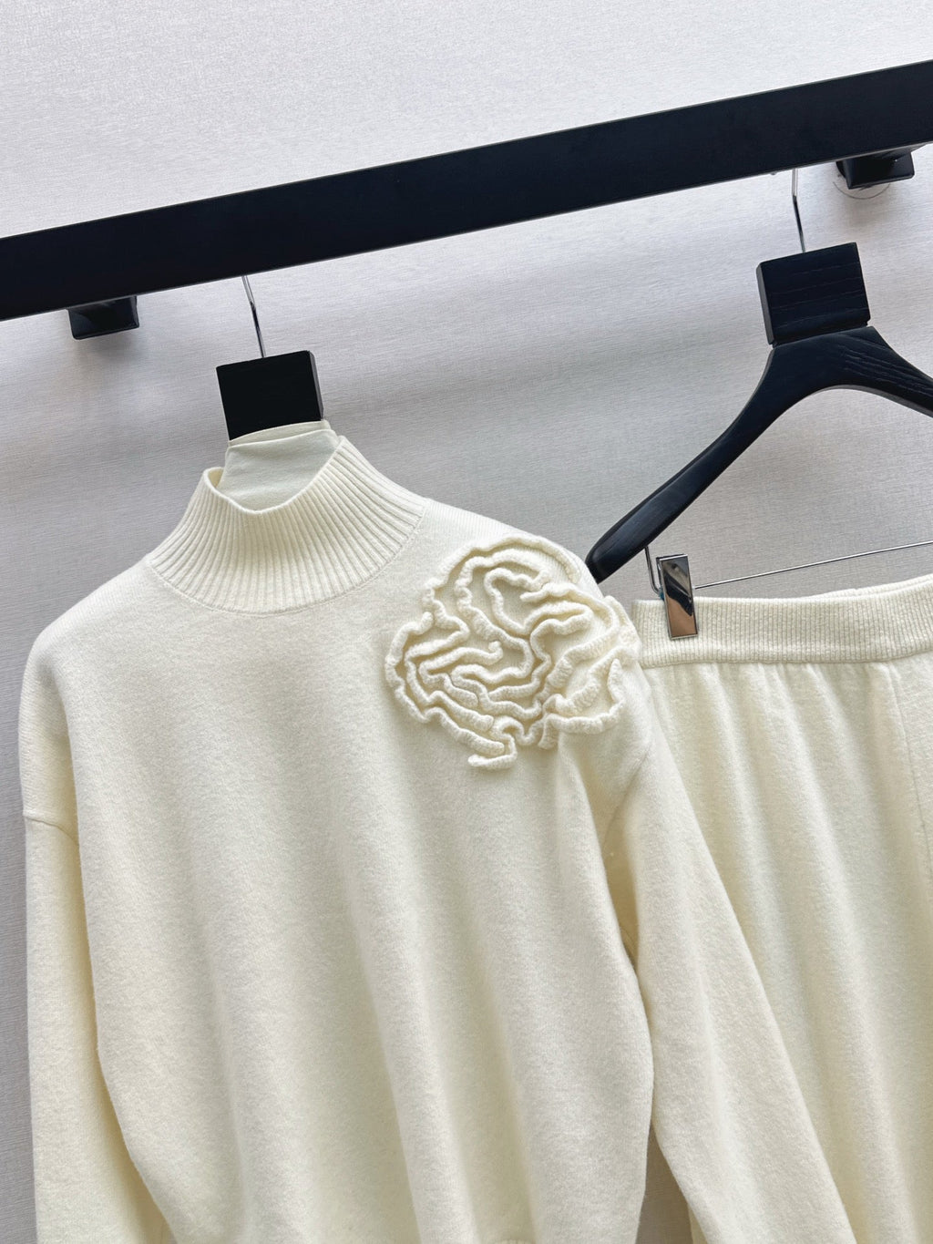 VALENTINO 26S SWEATER AND SKIRT SET STYLE 74