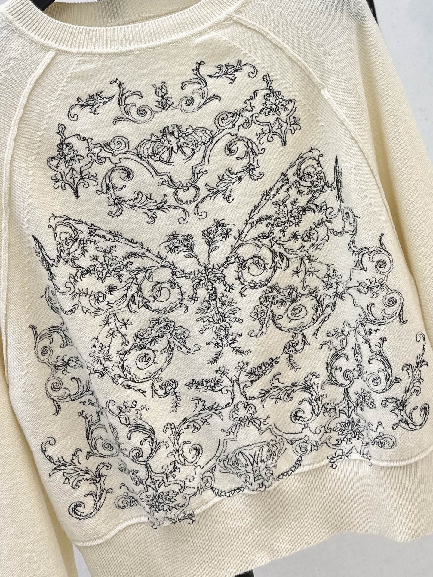 DIOR 25S FLORAL EMBROIDERED CASHMERE SWEATER 571