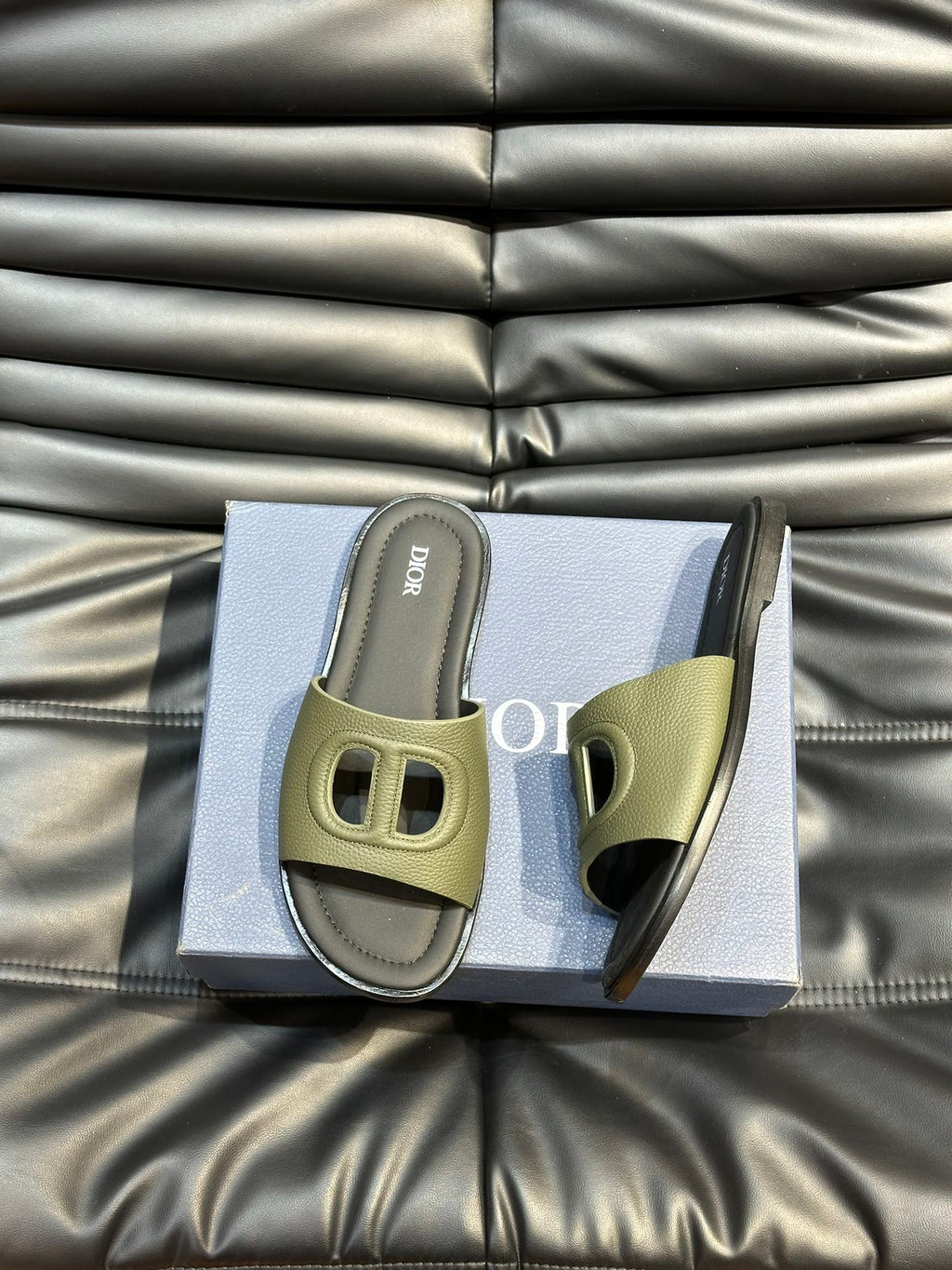CD D-CLUB SLIDE SLIPPER OLIVE-JUNIPER GRAINED CALFSKIN