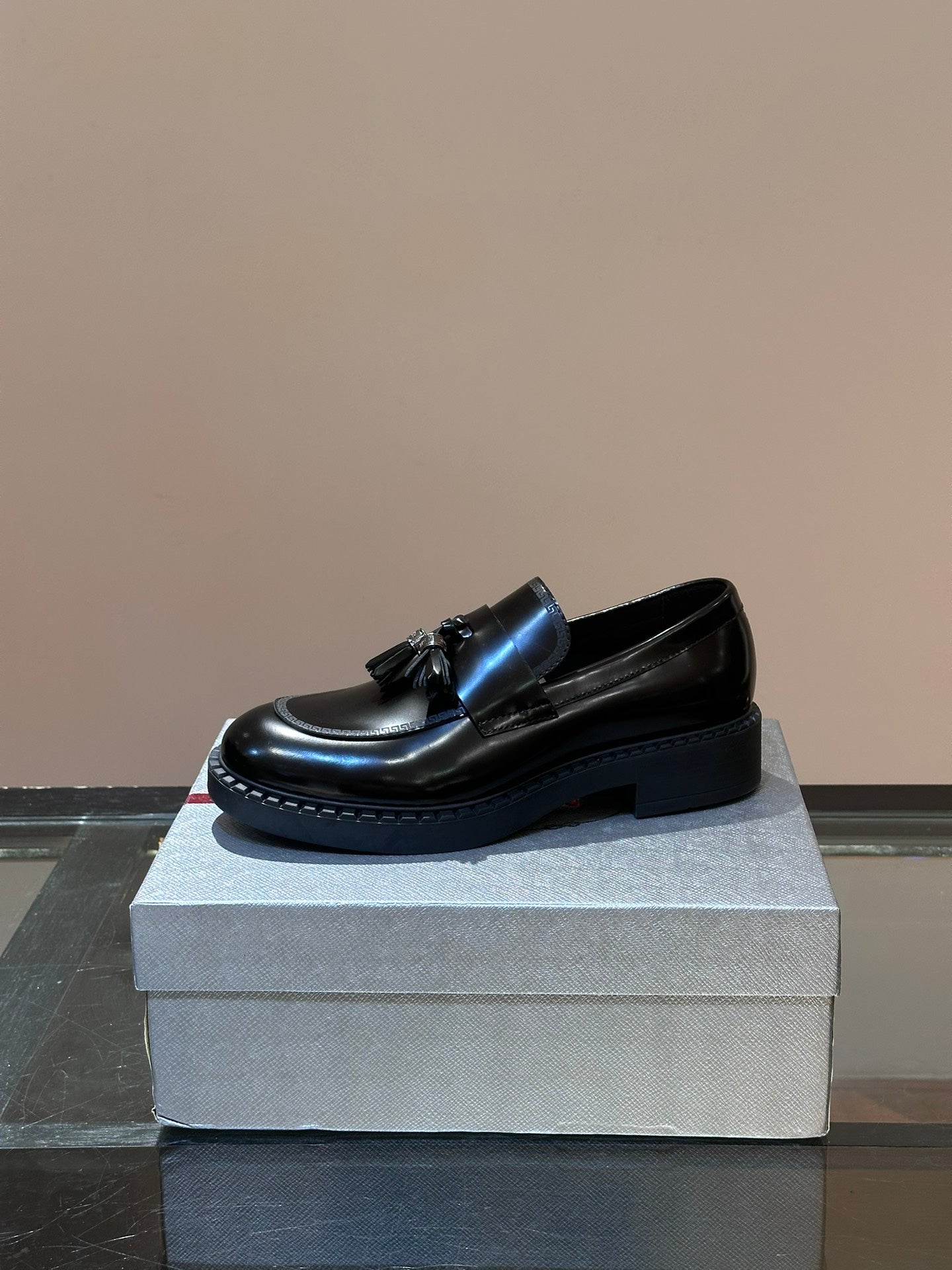 PRA OXFORD LOAFER IN BLACK CALFSKIN WITH TASSEL