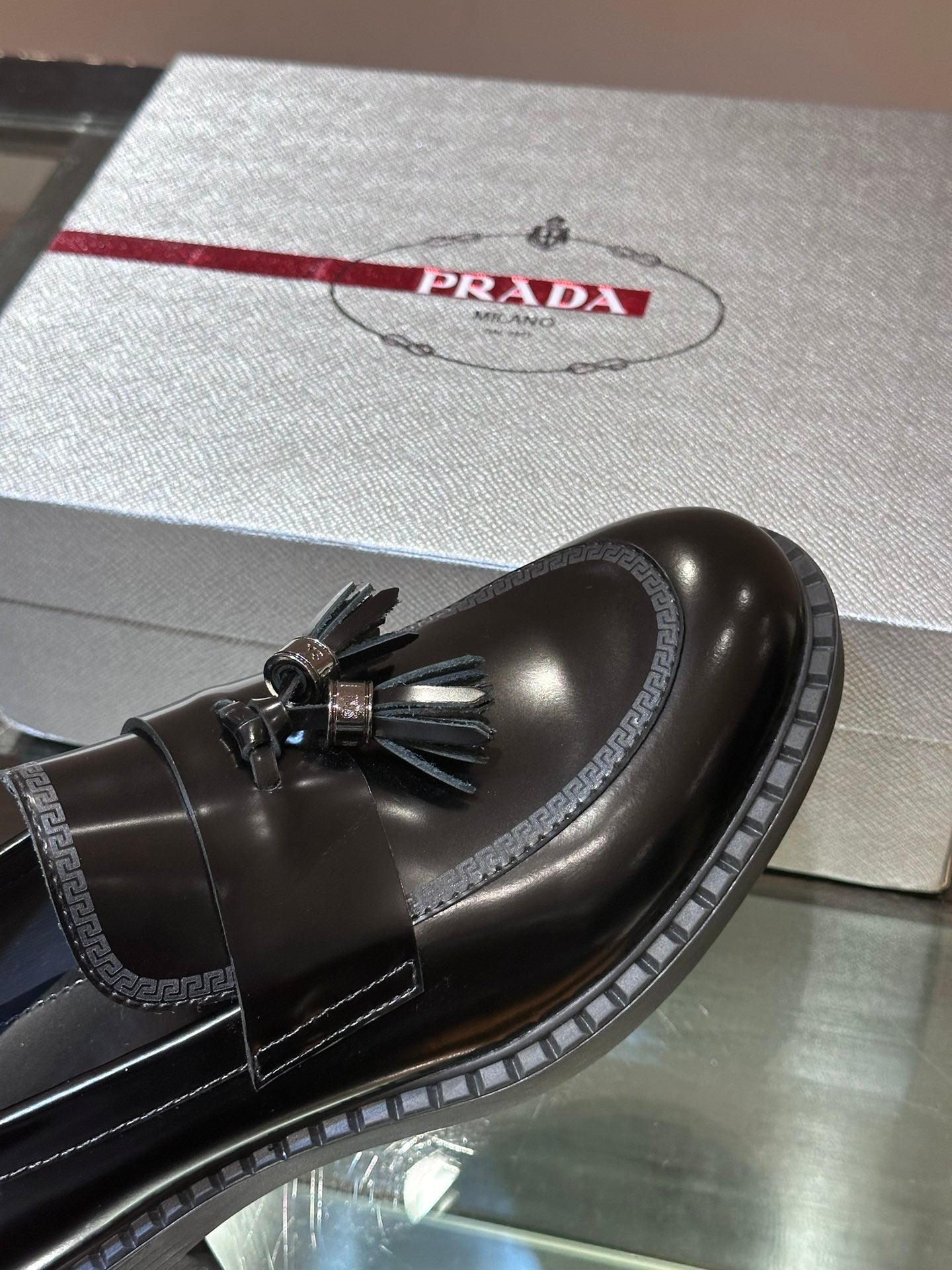 PRA OXFORD LOAFER IN BLACK CALFSKIN WITH TASSEL
