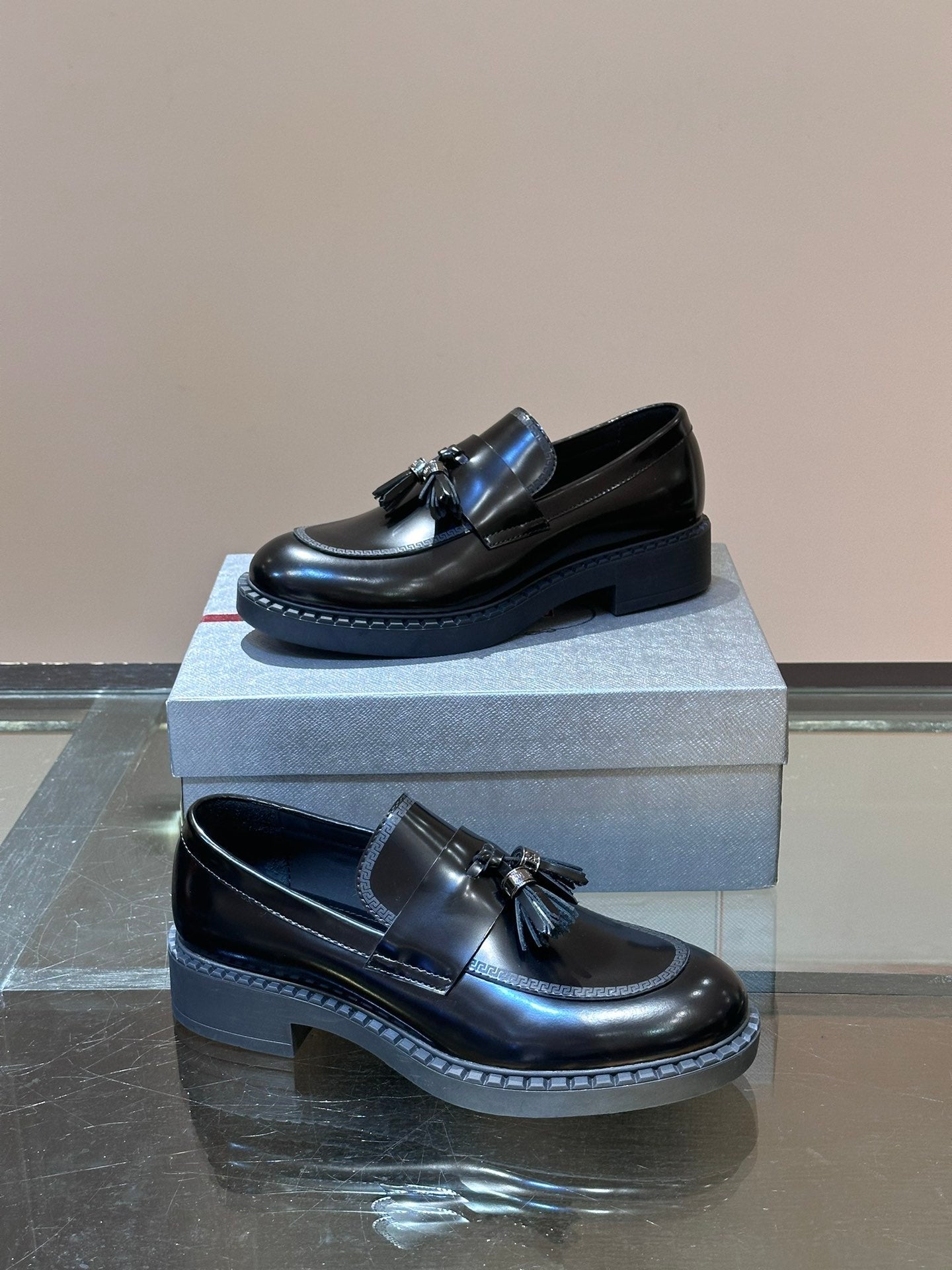 PRA OXFORD LOAFER IN BLACK CALFSKIN WITH TASSEL