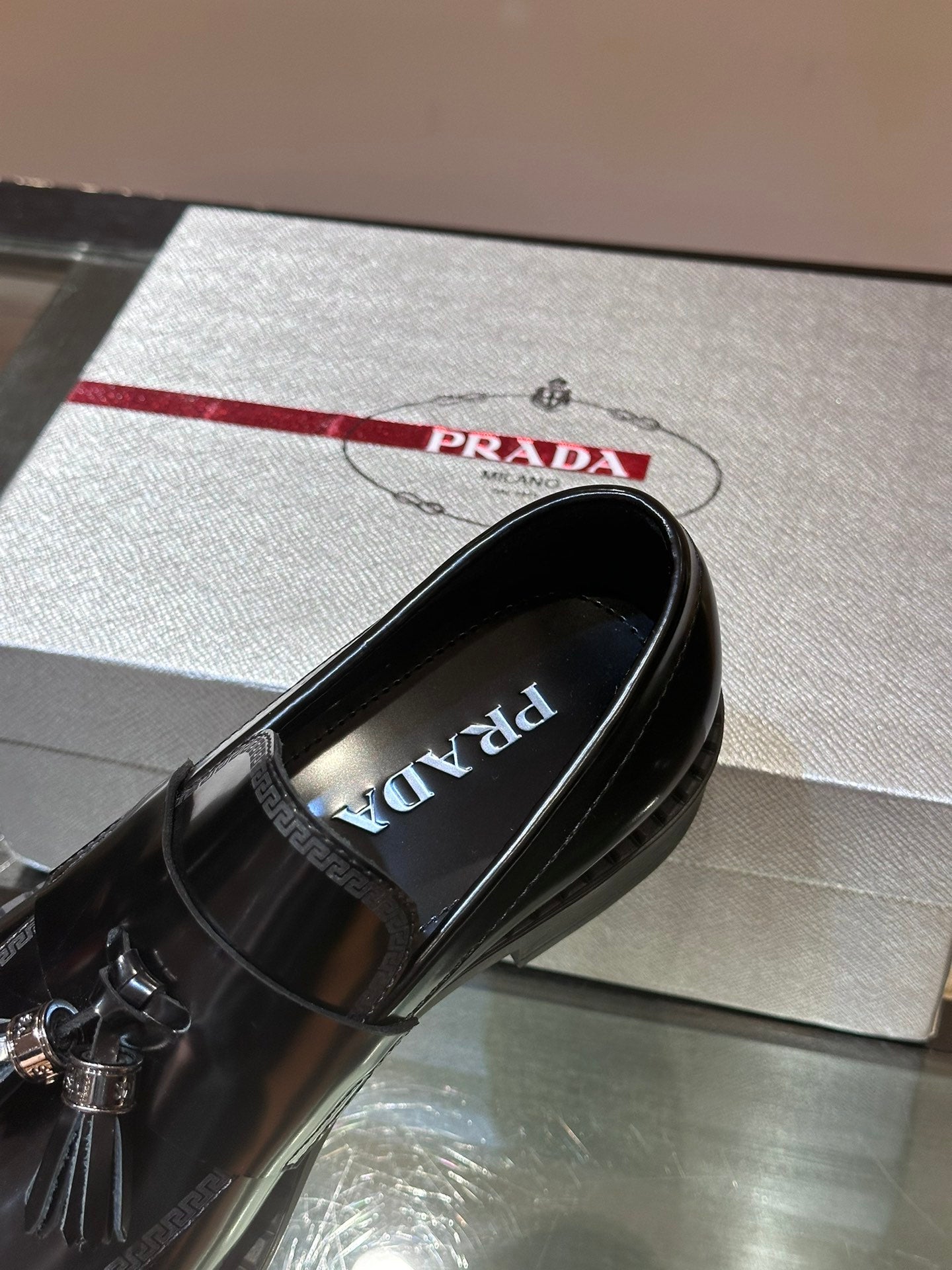 PRA OXFORD LOAFER IN BLACK CALFSKIN WITH TASSEL