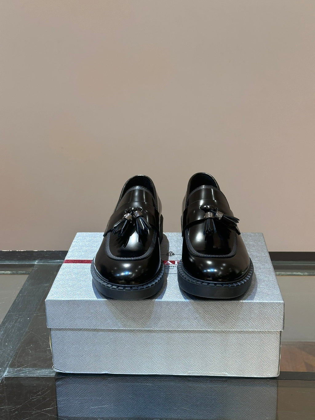 PRA OXFORD LOAFER IN BLACK CALFSKIN WITH TASSEL