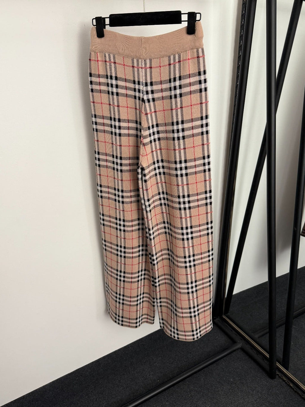 BURBERRY 25S KNITTED SET 079