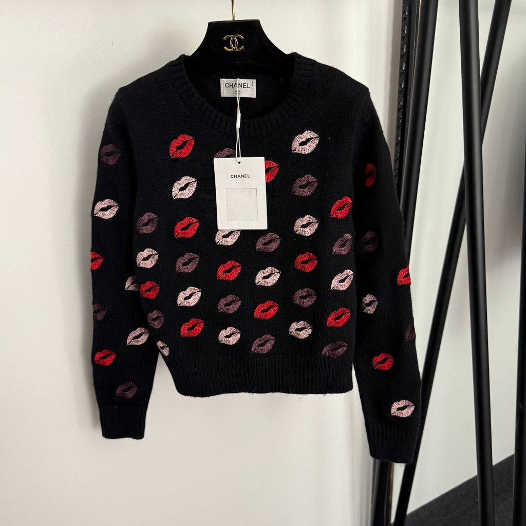 CHANEL 26S LONG-SLEEVE CREW NECK SWEATER 749