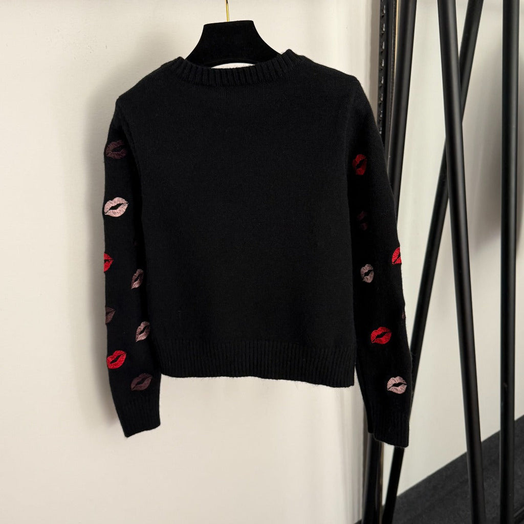 CHANEL 26S LONG-SLEEVE CREW NECK SWEATER 749