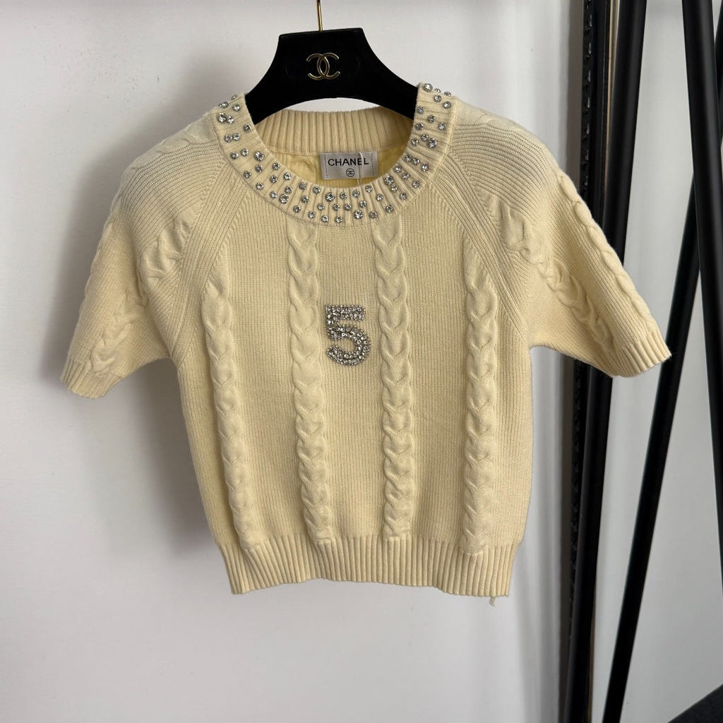 CHANEL 26S SHORT-SLEEVE CREWNECK SWEATER 687