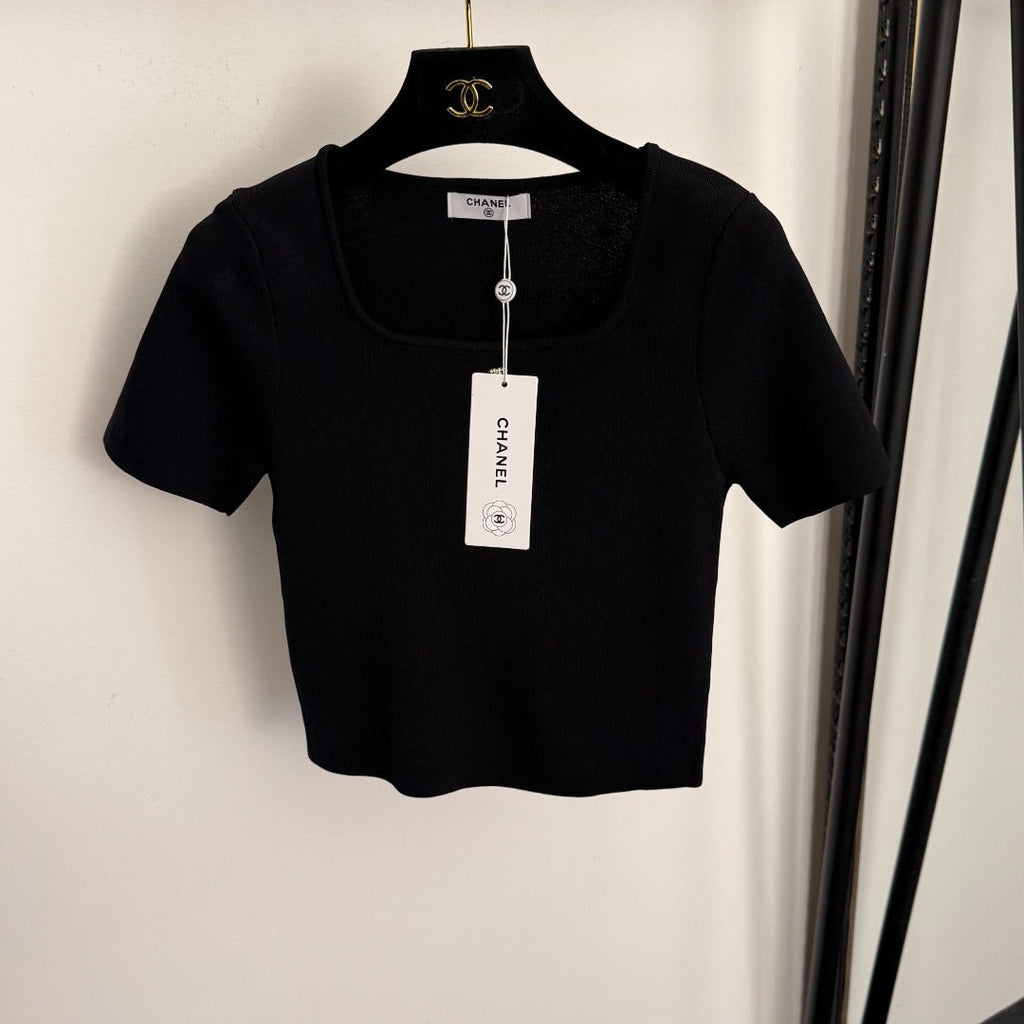 CHANEL 26S SHORT-SLEEVE SWEATER 998