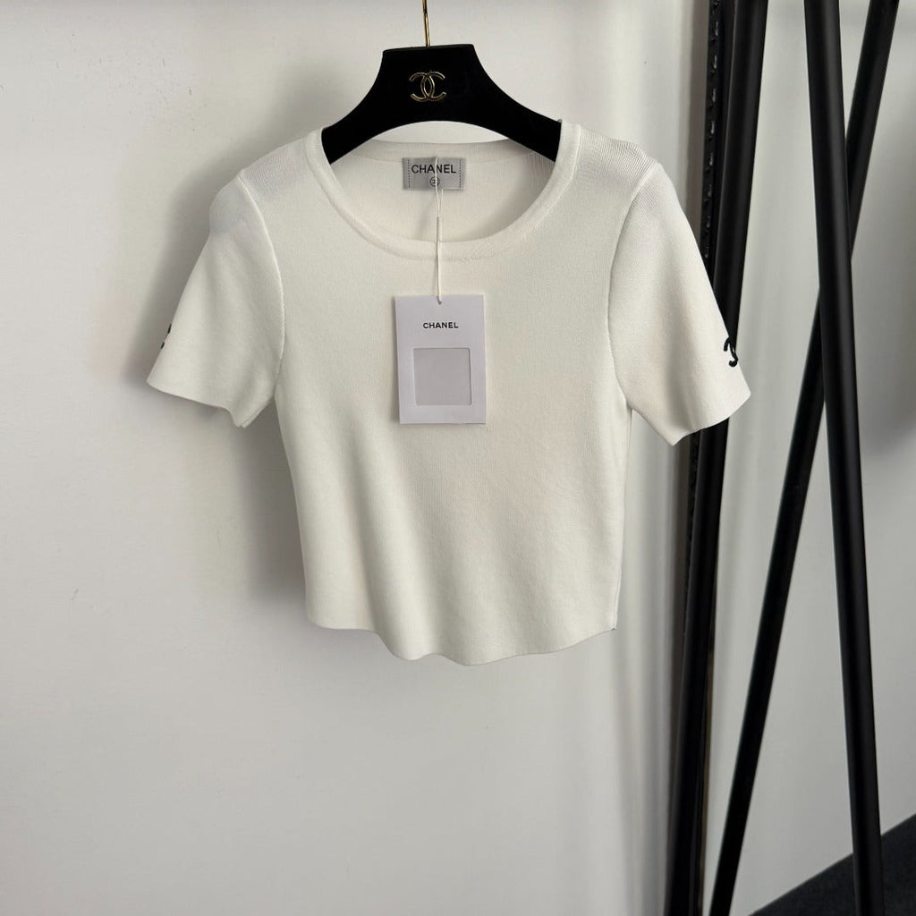 CHANEL 26S SHORT-SLEEVE SWEATER 991