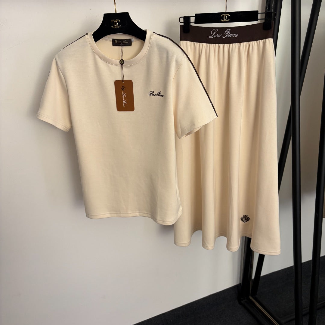 LORO PIANA 26S T-SHIRT AND SKIRT SET 672
