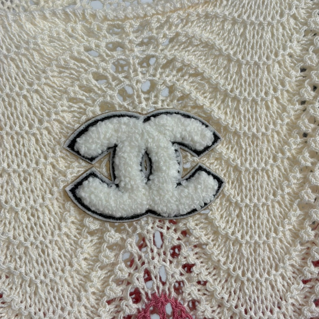 CHANEL 26S CUTOUT SHORT-SLEEVE KNIT TOP 1447