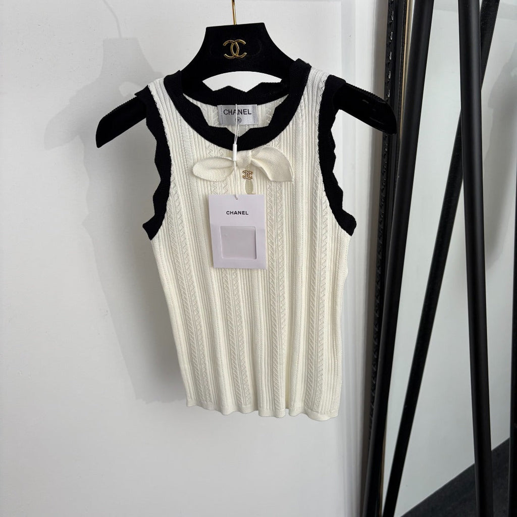 CHANEL 26S BOW-NECK KNITTED VEST 1375