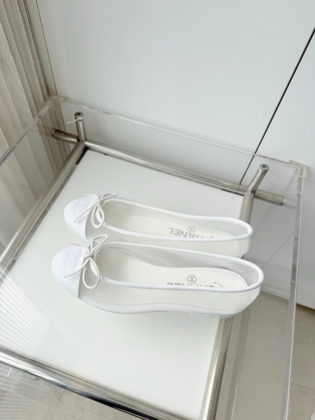 CHANEL 26S BALLET FLATS IN WHITE MESH TOE CAP AND BOW