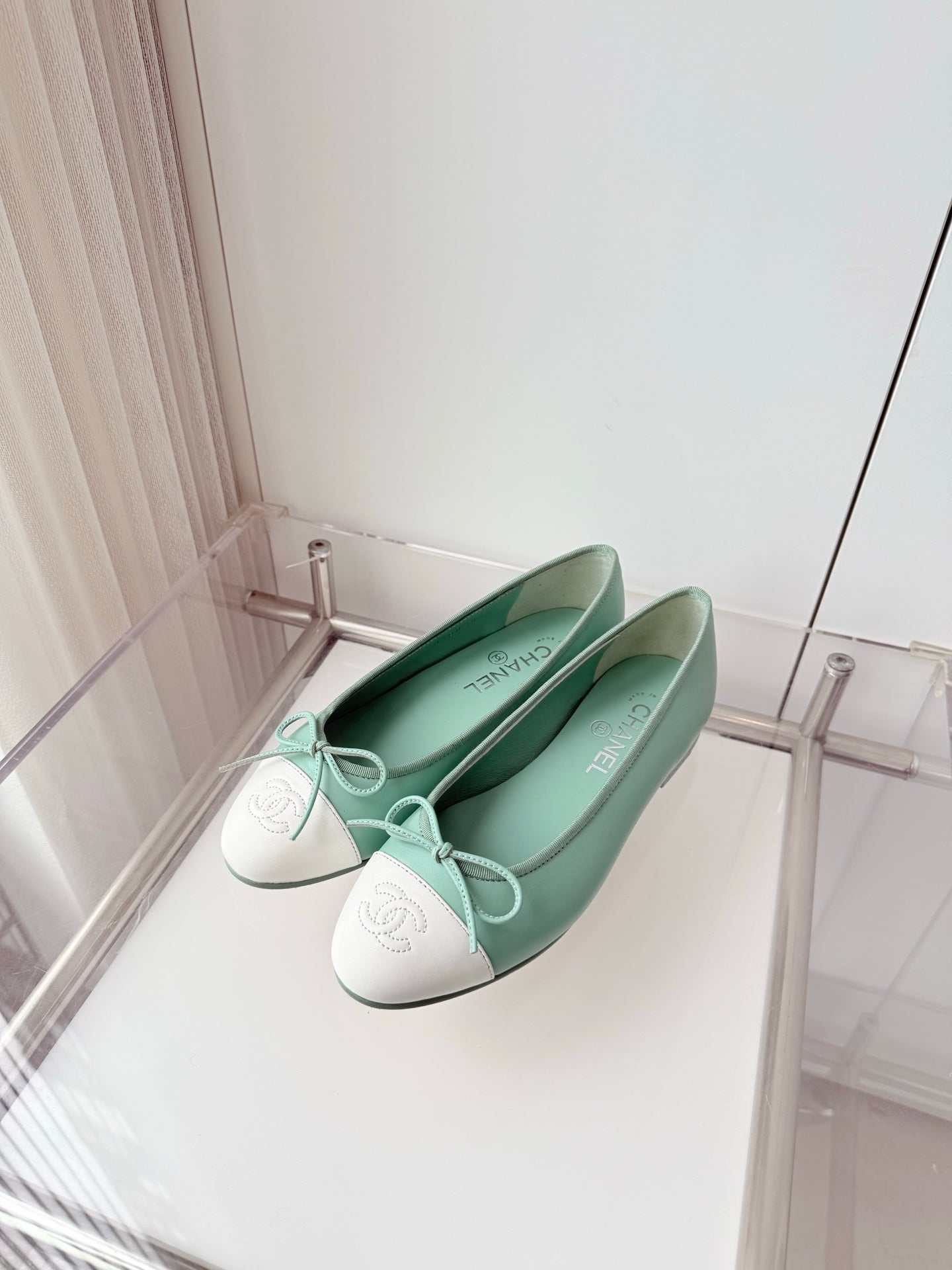 CHANEL 26S BALLET FLATS IN MINT GREEN CALFSKIN WITH WHITE TOE CAP AND BOW