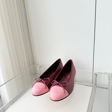 CHANEL 26S BALLET FLATS IN BURGUNDY RED CALFSKIN WITH PINK TOE CAP AND BOW