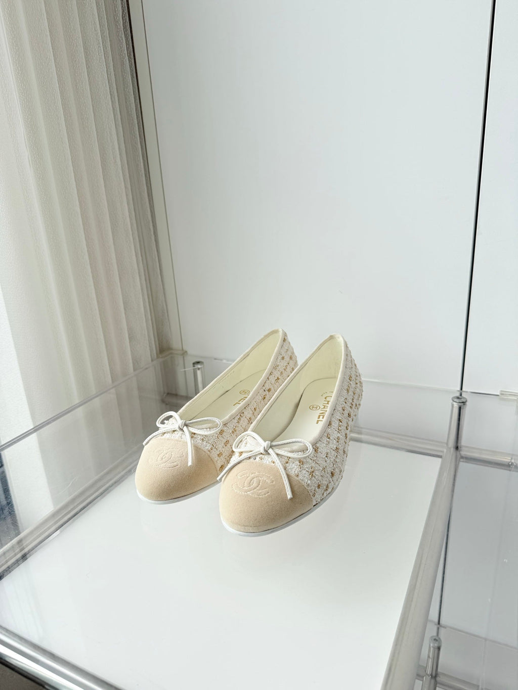 CHANEL 26S BALLET FLATS IN BEIGE TWEED WITH SUEDE TOE CAP & BOW