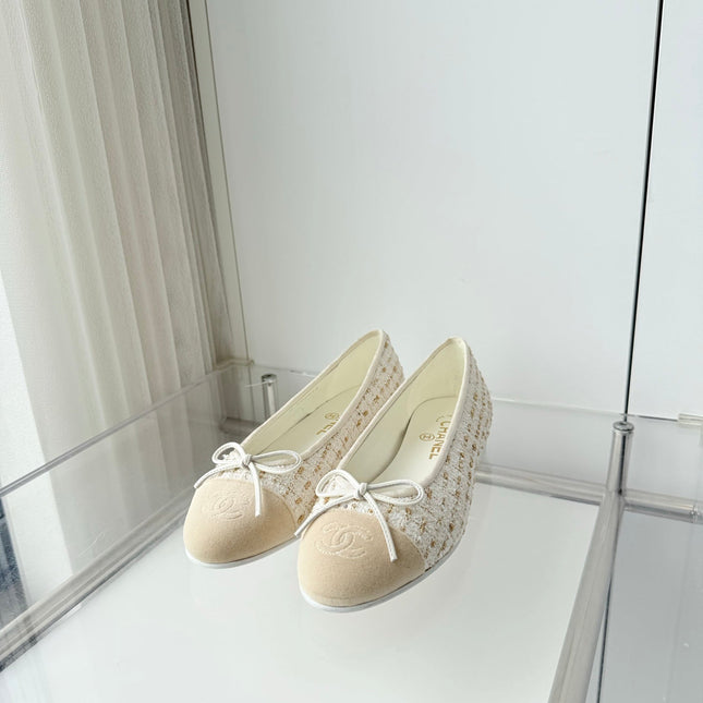 CHANEL 26S BALLET FLATS IN BEIGE TWEED WITH SUEDE TOE CAP & BOW