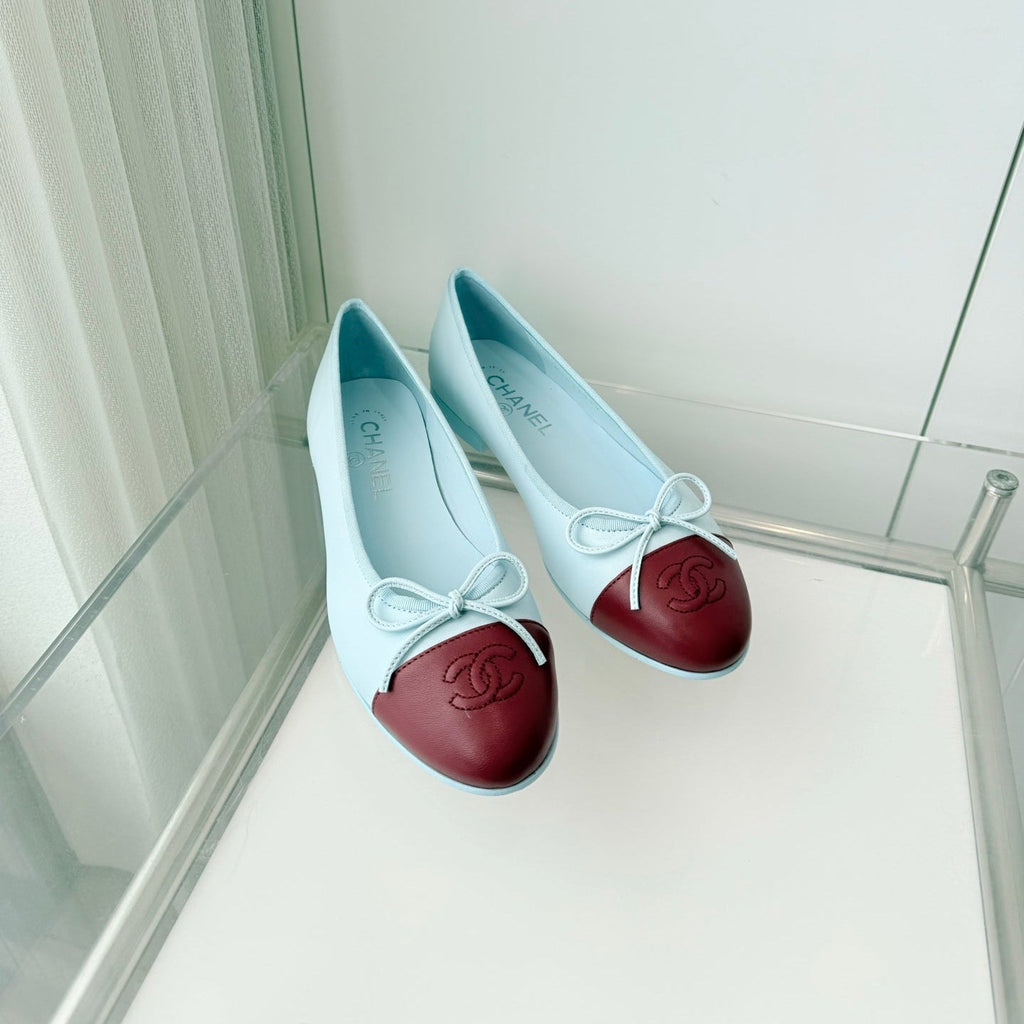 CHANEL 26S BALLET FLATS IN LIGHT BLUE CALFSKIN WITH BURGUNDY RED PATENT TOE CAP & BOW