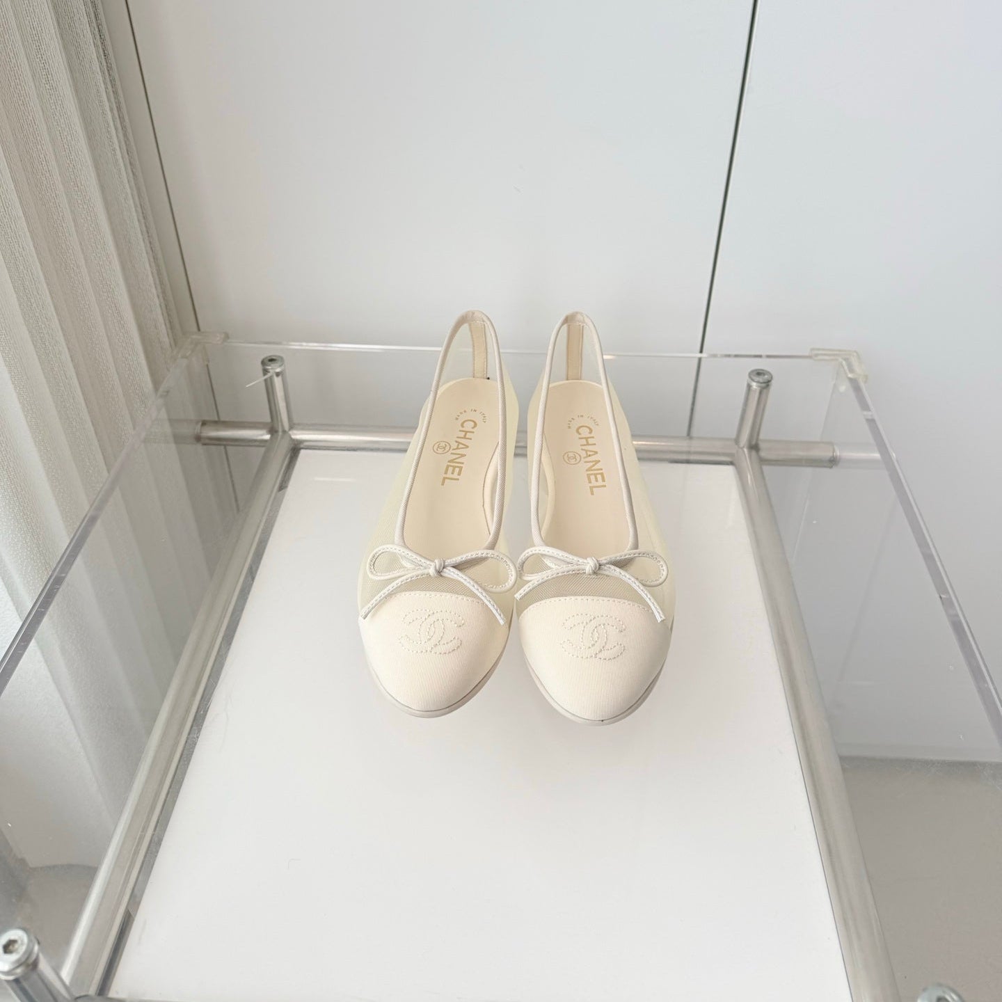 CHANEL 26S BALLET FLATS IN IVORY WHITE MESH AND CALFSKIN WITH BOW