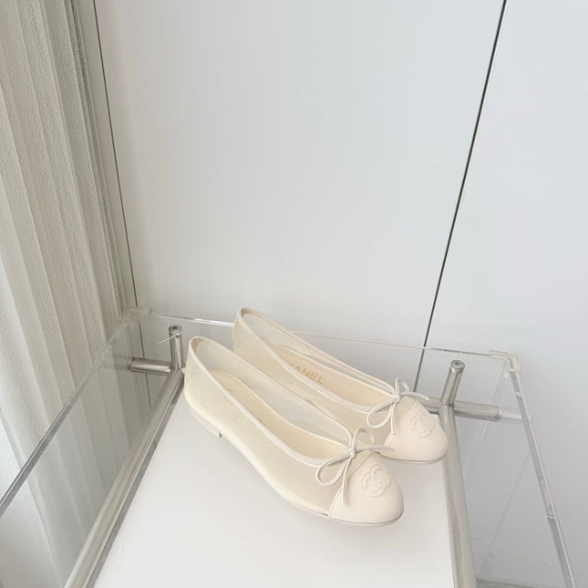 CHANEL 26S BALLET FLATS IN IVORY WHITE MESH AND CALFSKIN WITH BOW
