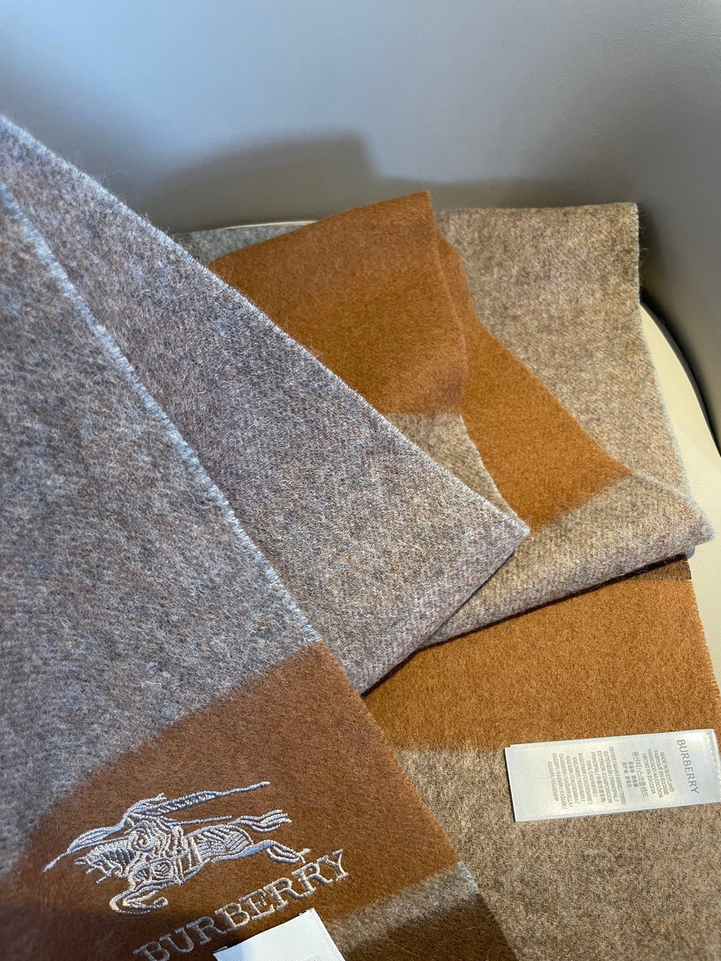 BURBERRY 26S SCARF 180CM IN CASHMERE 160445