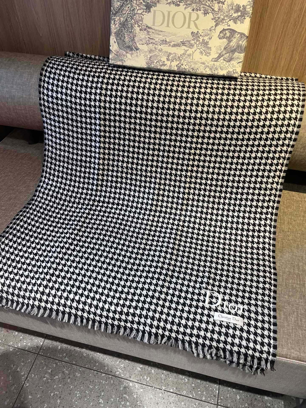 DIOR 26S SCARF 200CM IN CASHMERE 163805