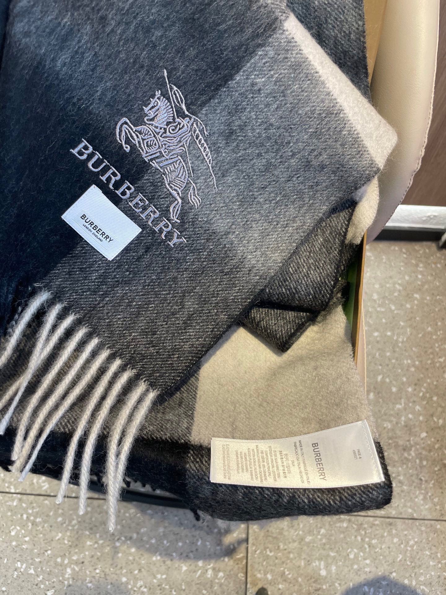 BURBERRY 26S SCARF 180CM IN CASHMERE 163813