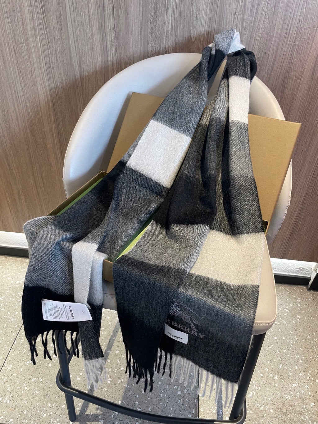 BURBERRY 26S SCARF 180CM IN CASHMERE 163813