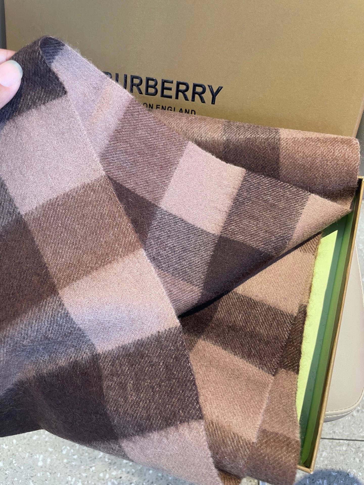 BURBERRY 26S SCARF 180CM IN CASHMERE 163814