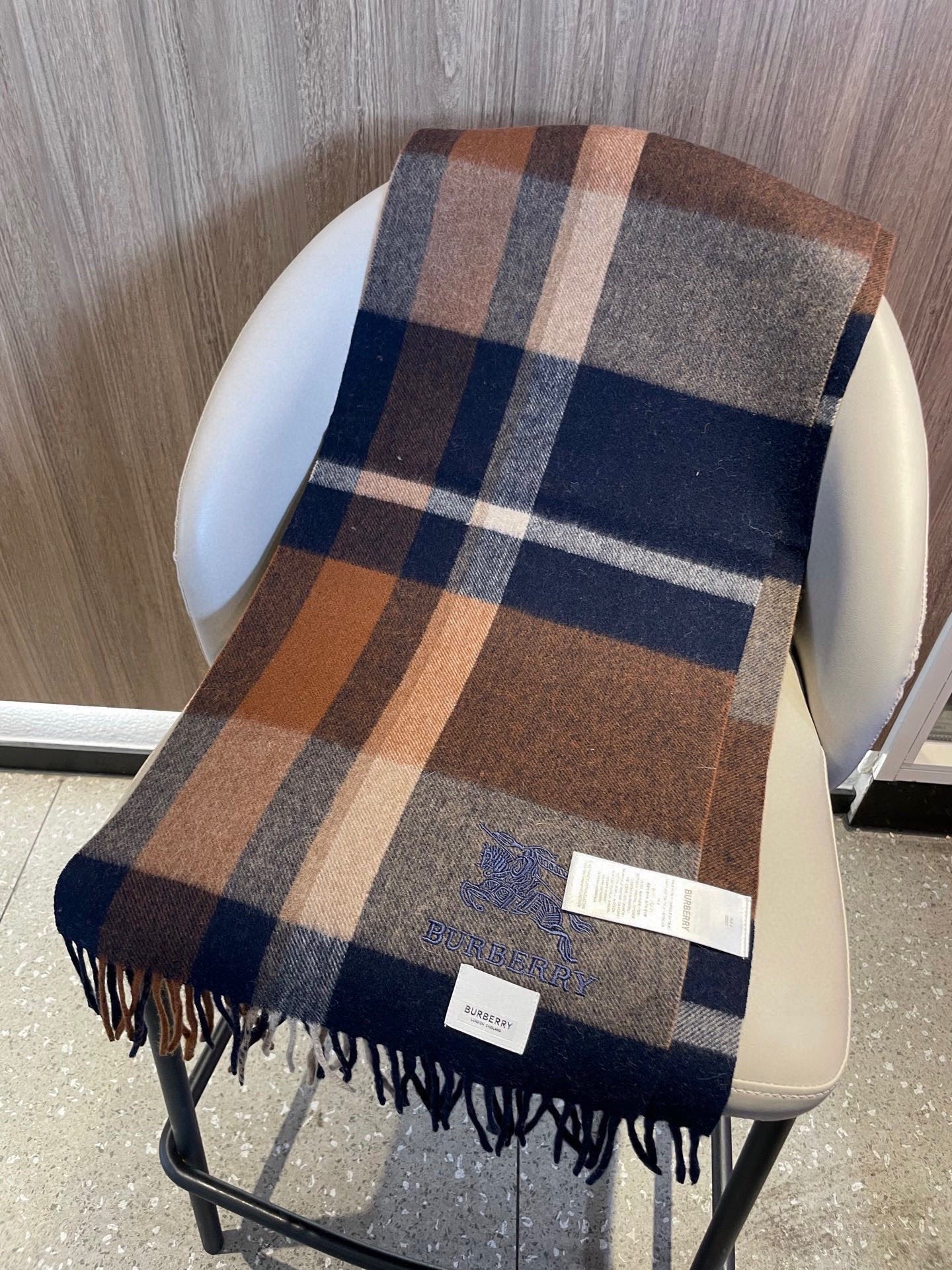 BURBERRY 26S SCARF 180CM IN CASHMERE 163815