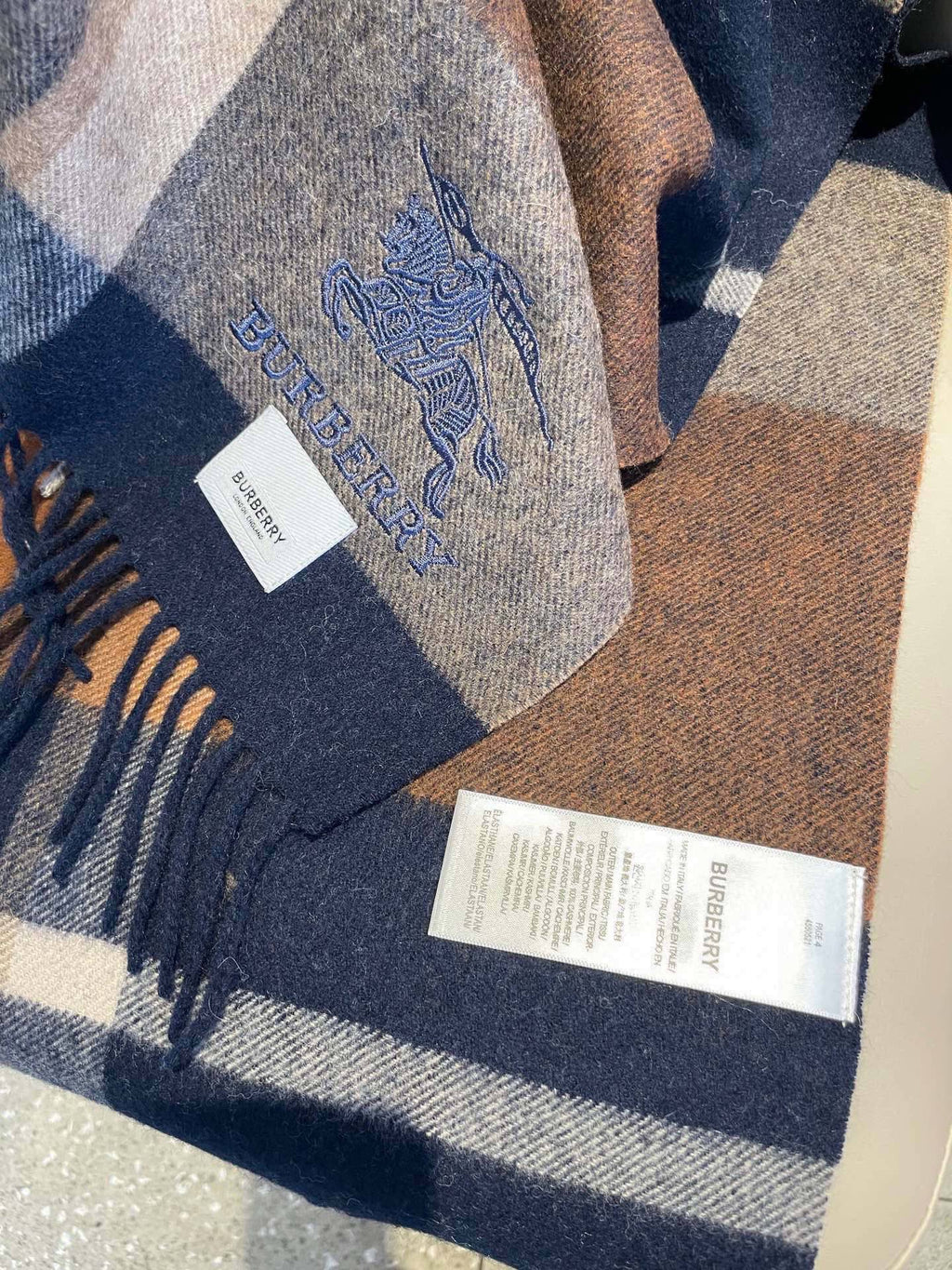 BURBERRY 26S SCARF 180CM IN CASHMERE 163815
