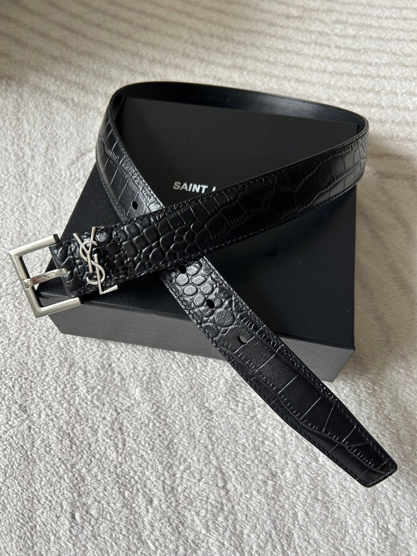 YSL 25S BELT 30 MM IN BLACK CROCODILE-EMBOSSED LEATHER 543666