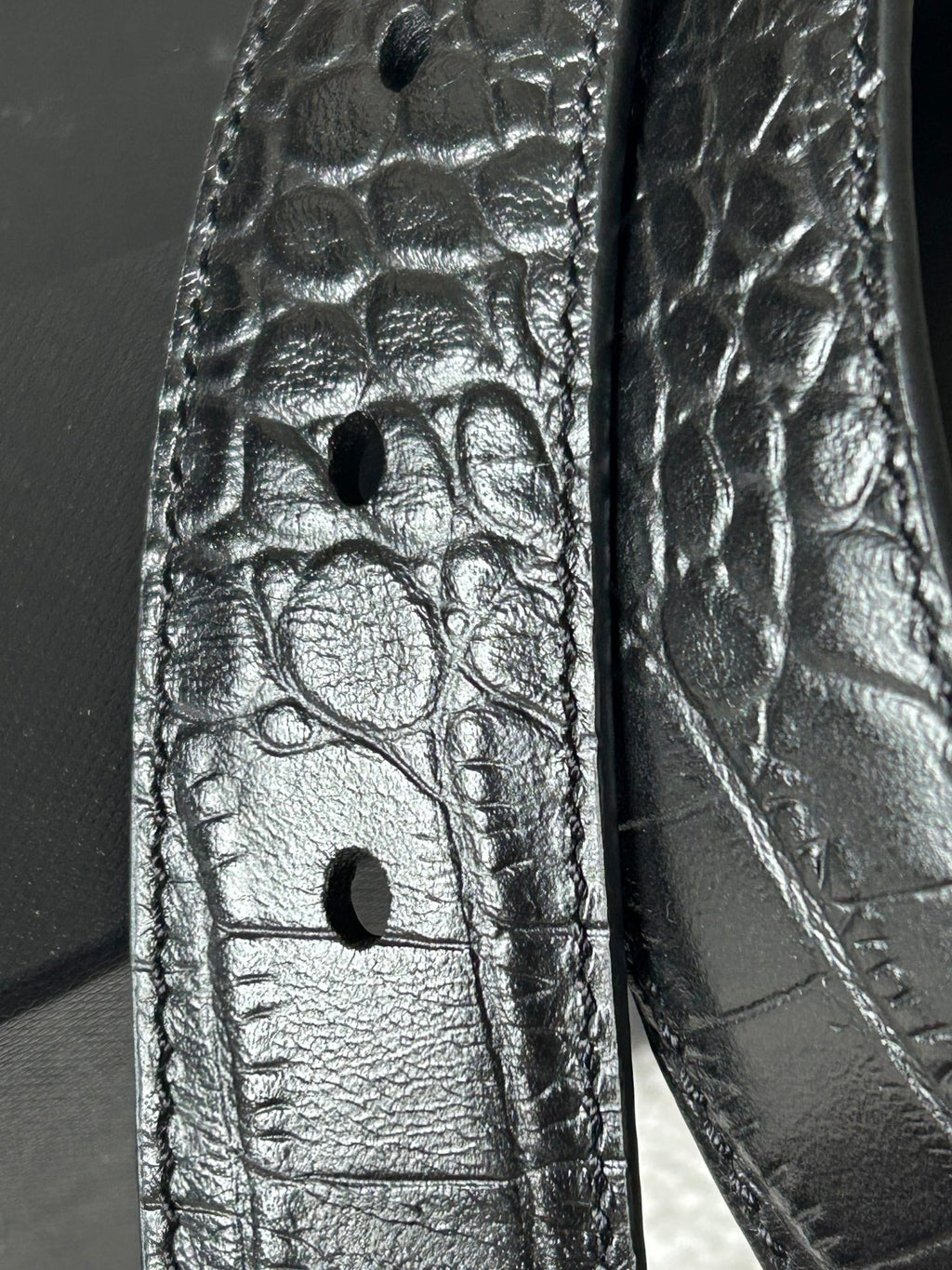 YSL 25S BELT 30 MM IN BLACK CROCODILE-EMBOSSED LEATHER 543666